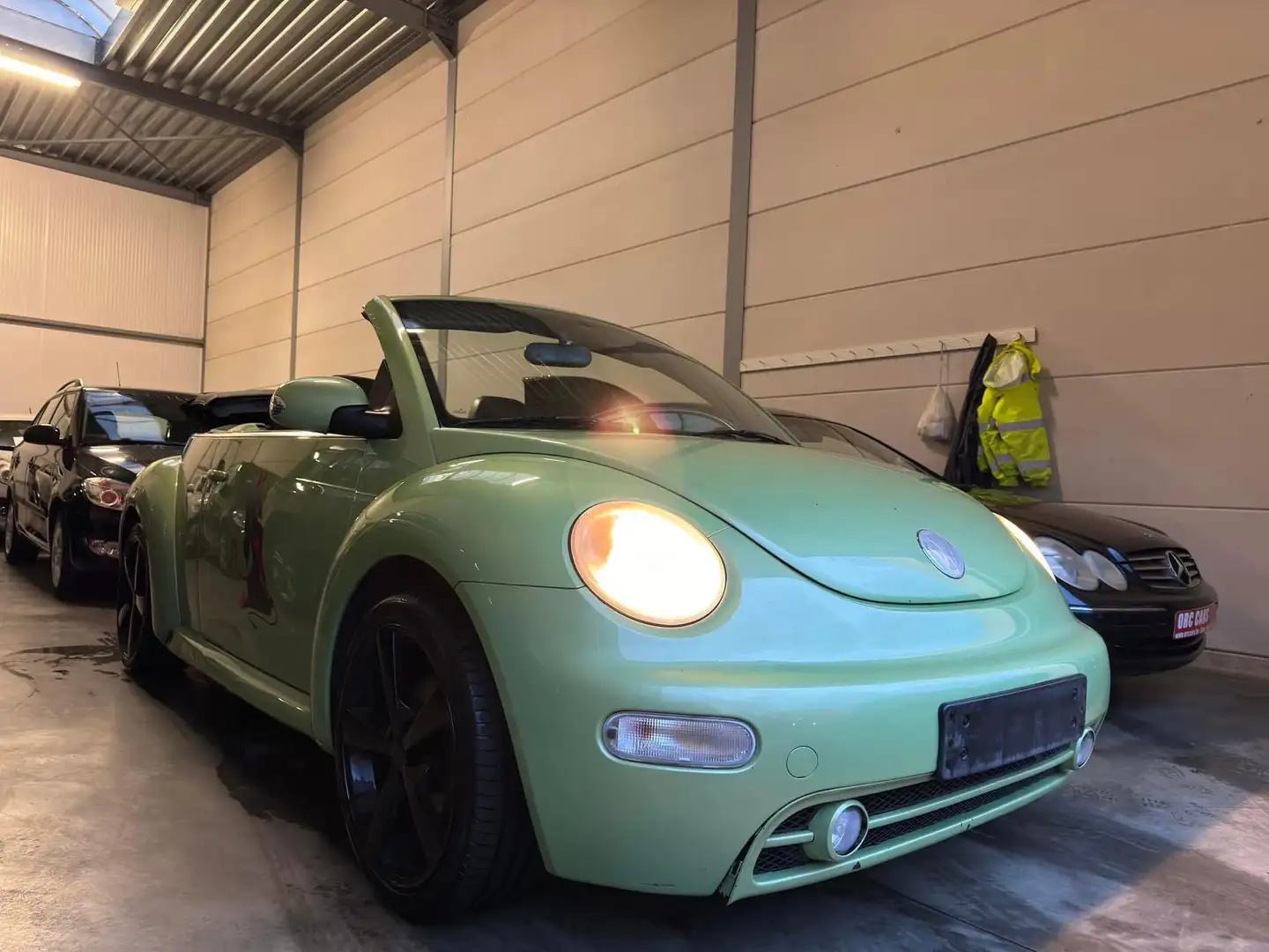 Volkswagen Beetle Beetle Cabriolet 2.0i benzine Highline-Leder Зелений - 1