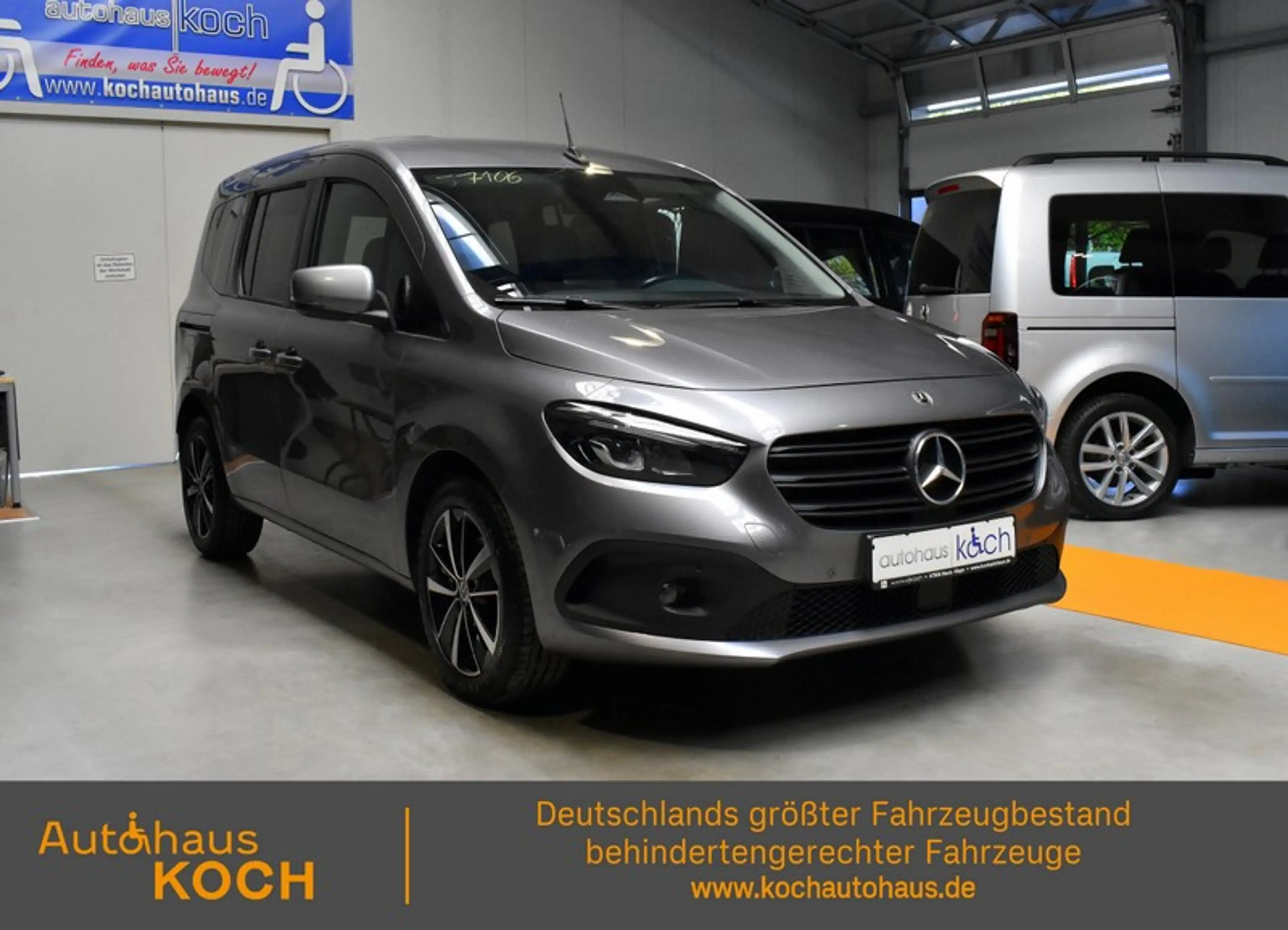 Mercedes-Benz T-Class 180 Style rollstuhlgerecht — photo 2
