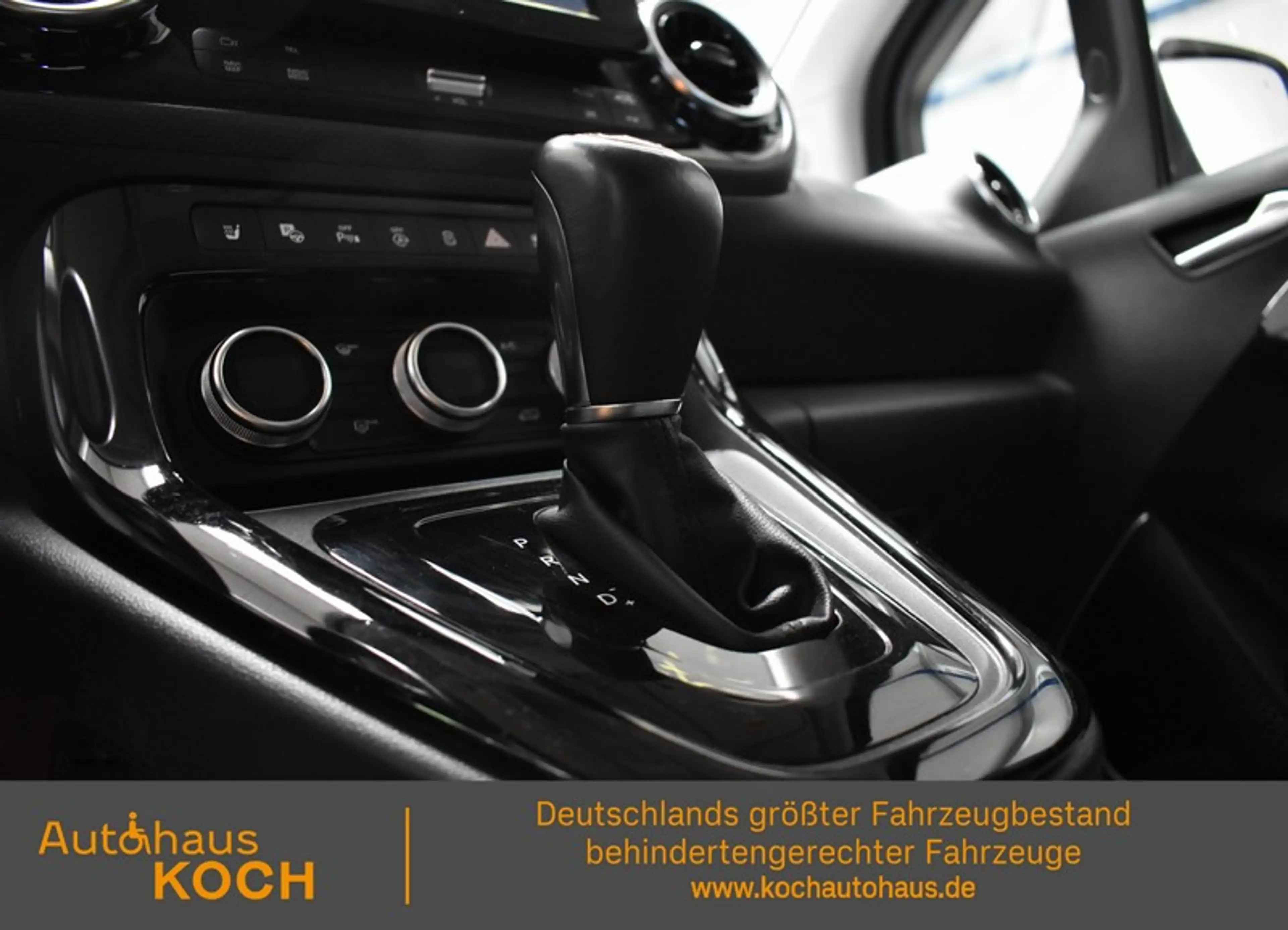 Mercedes-Benz T-Class 180 Style rollstuhlgerecht — photo 12