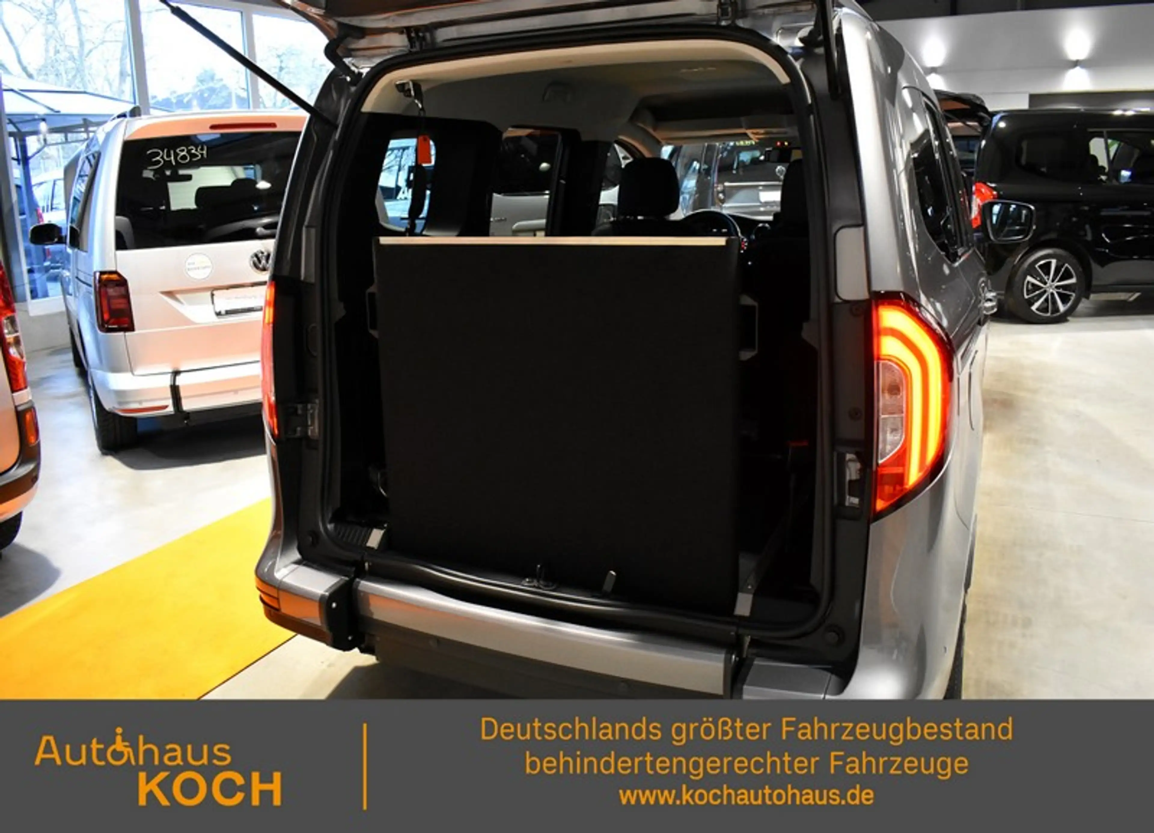 Mercedes-Benz T-Class 180 Style rollstuhlgerecht — photo 5