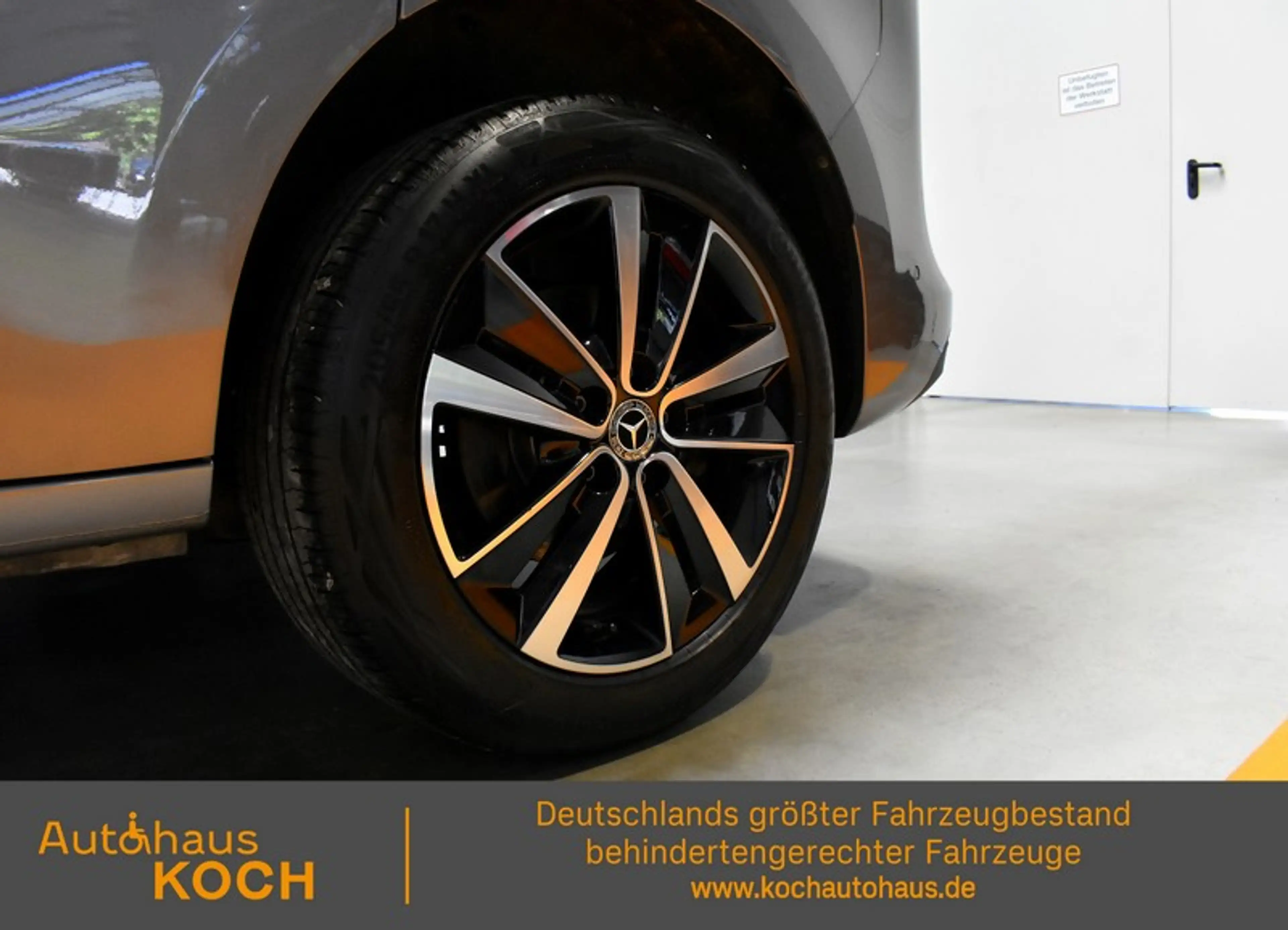 Mercedes-Benz T-Class 180 Style rollstuhlgerecht — photo 4