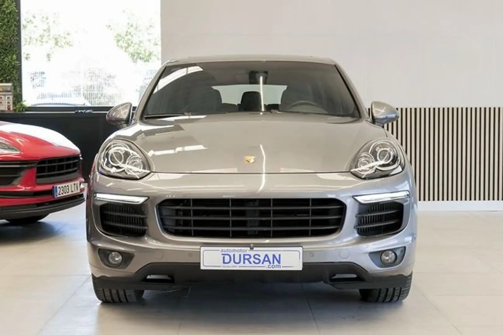 Porsche Cayenne Diesel Aut. Gris - 2