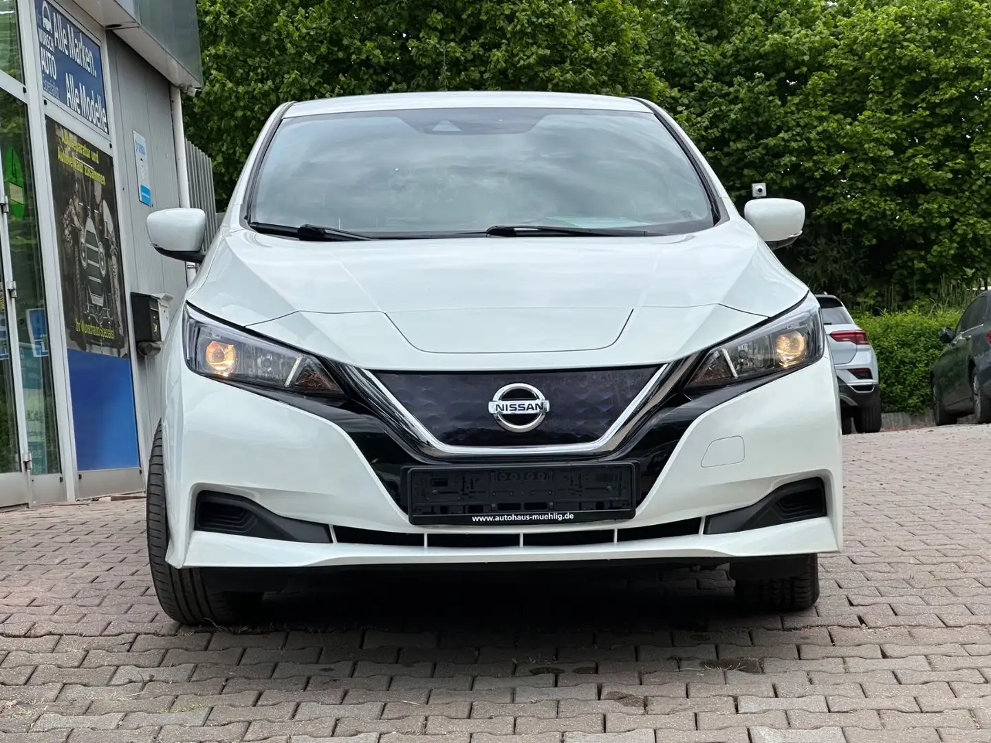 Nissan Leaf 150 PS 39KWH Acenta Bianco - 2