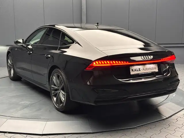 Audi A7 view 3