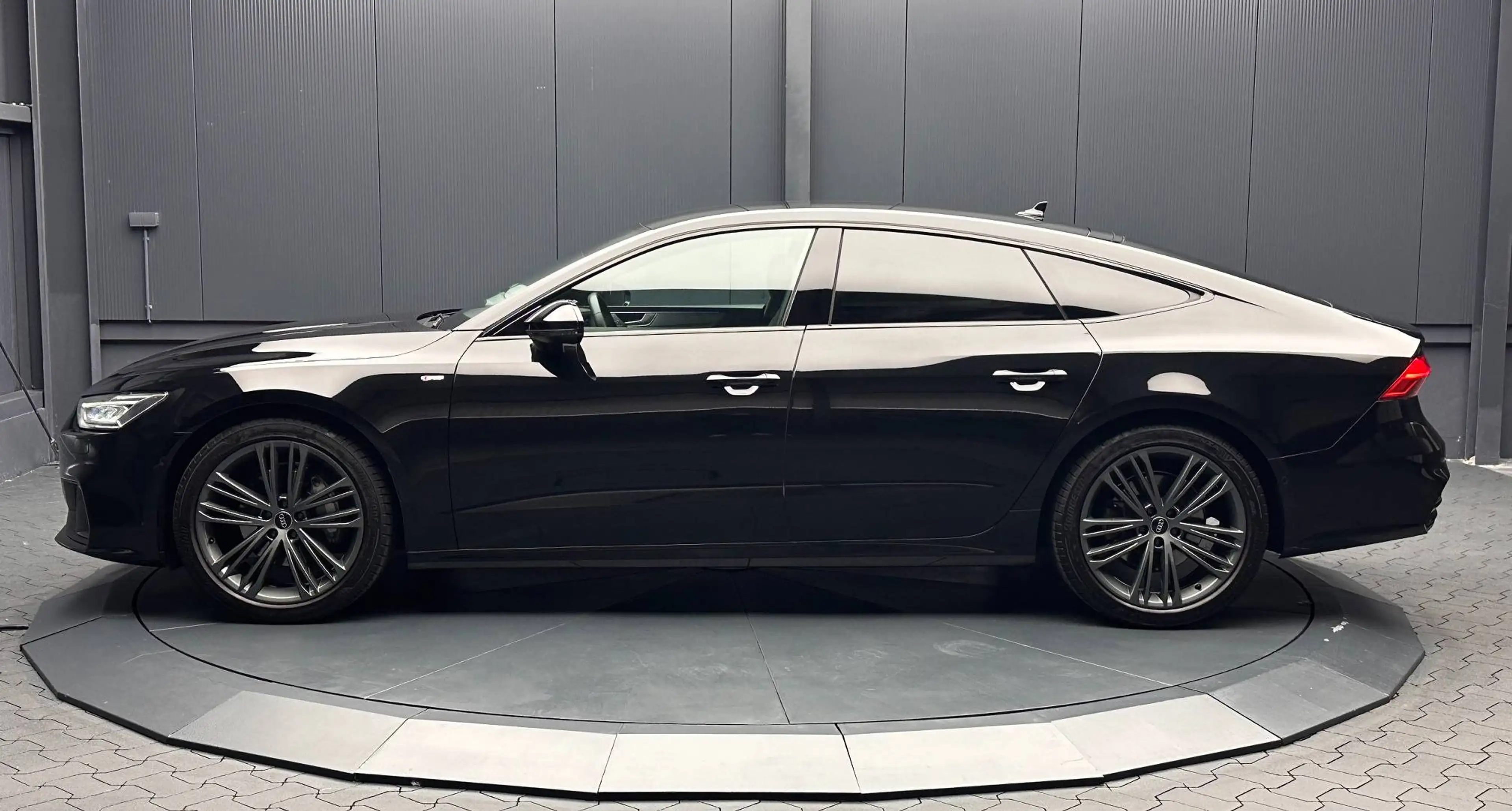 Audi A7 Sportback 45 TFSI quattro S-Line *Optik-Paket*B&O*20Zoll* — photo 2