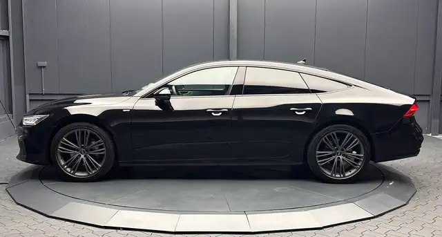 Audi A7 view 2