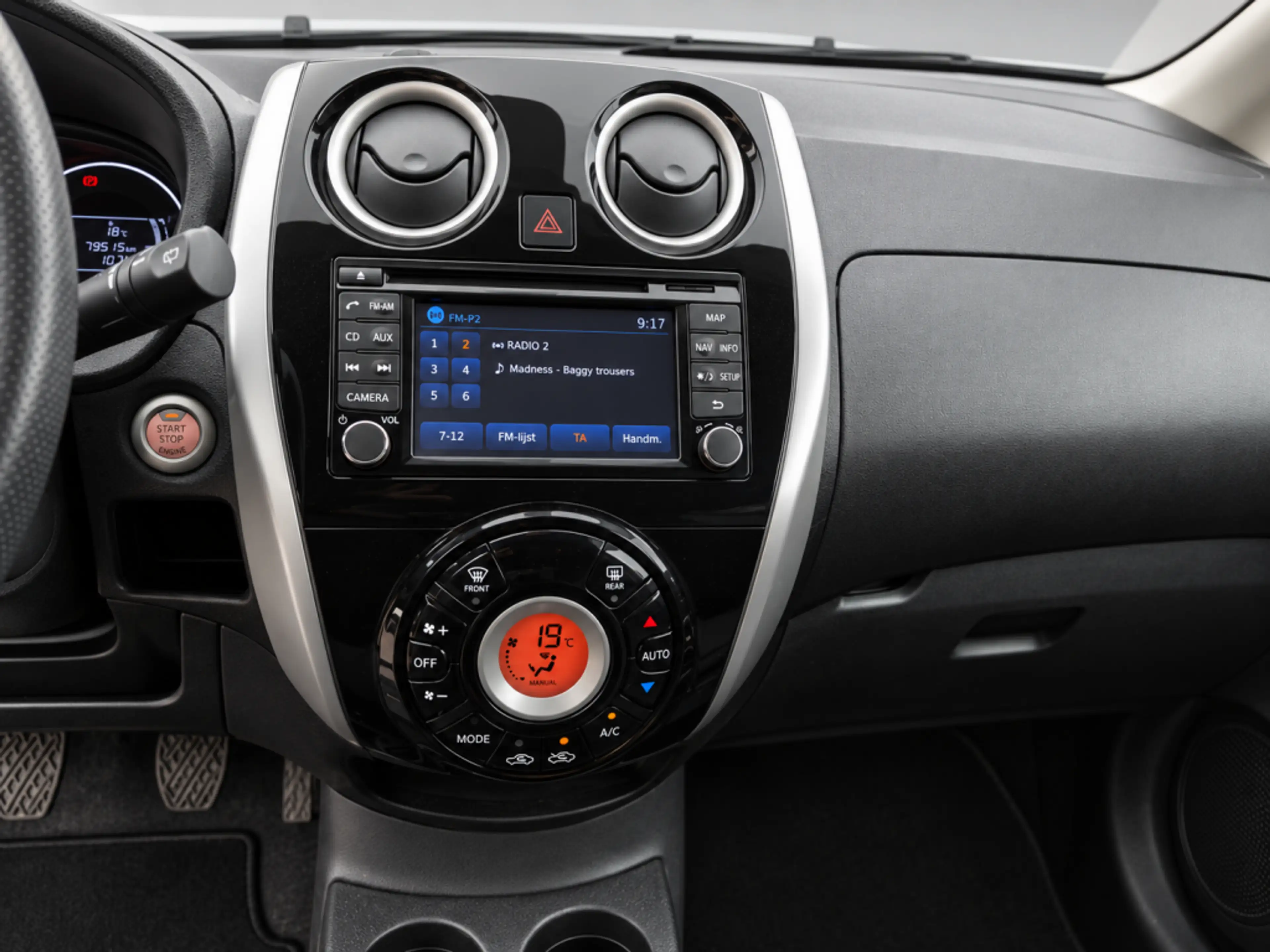 Nissan Note 1.2 DIG-S Tekna — photo 11