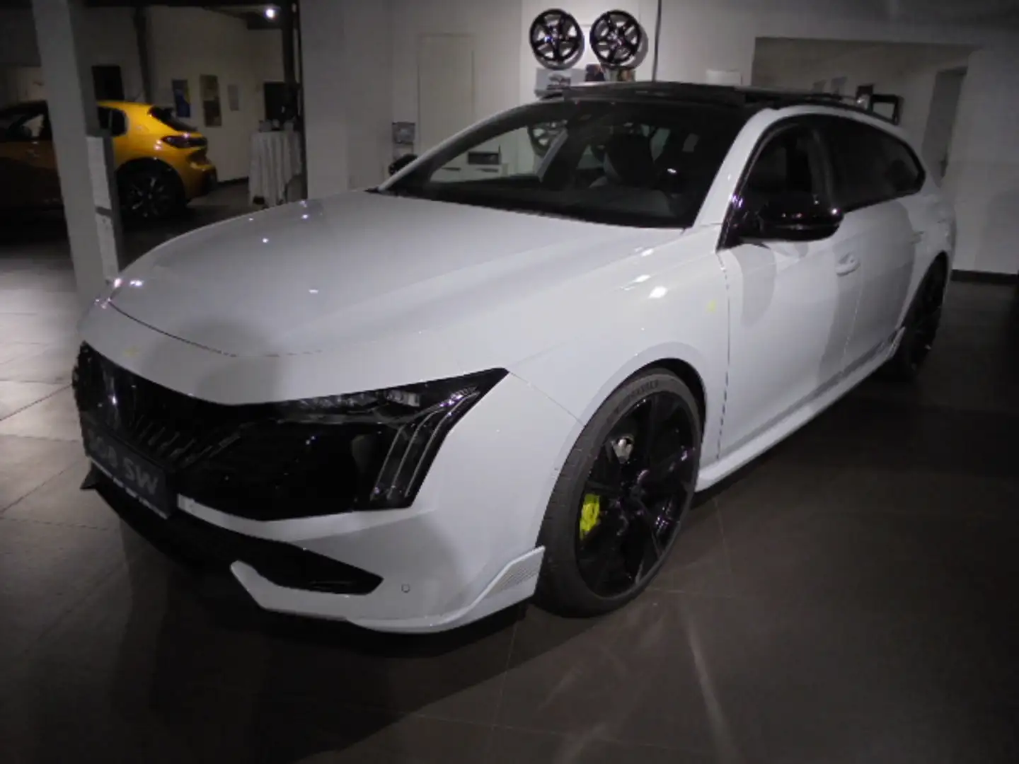 Peugeot 508 SW PSE Plug-In Hybrid4 360 e-EAT8 Weiß - 1