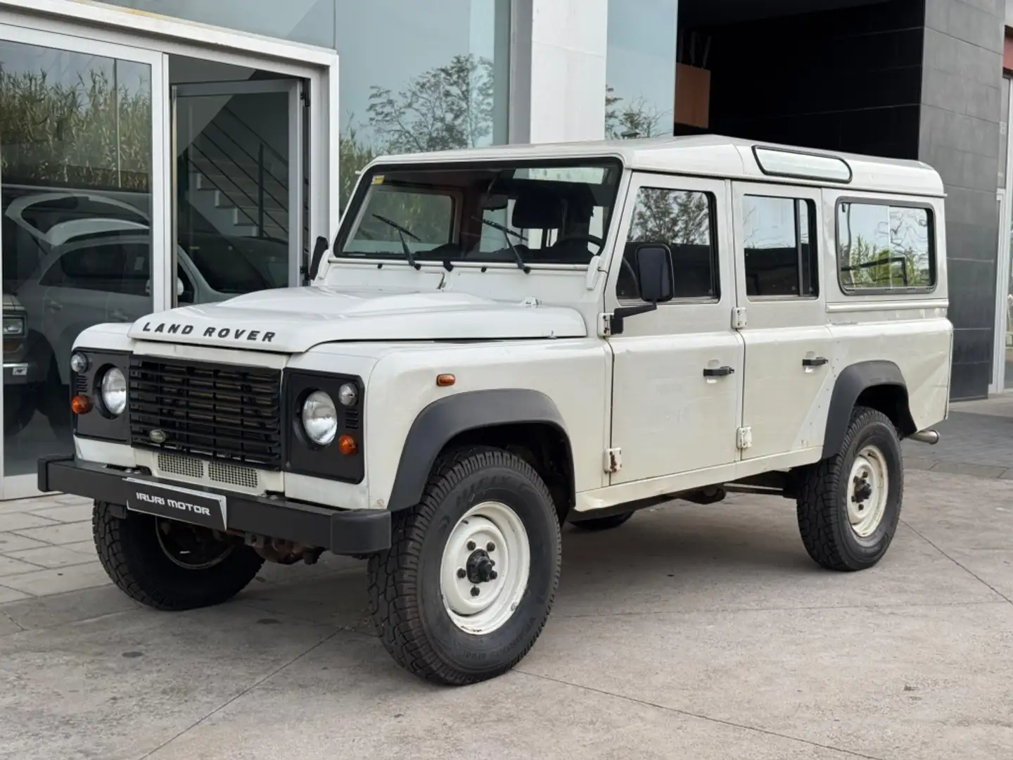 Land Rover Defender 110 SW S Blanc - 2
