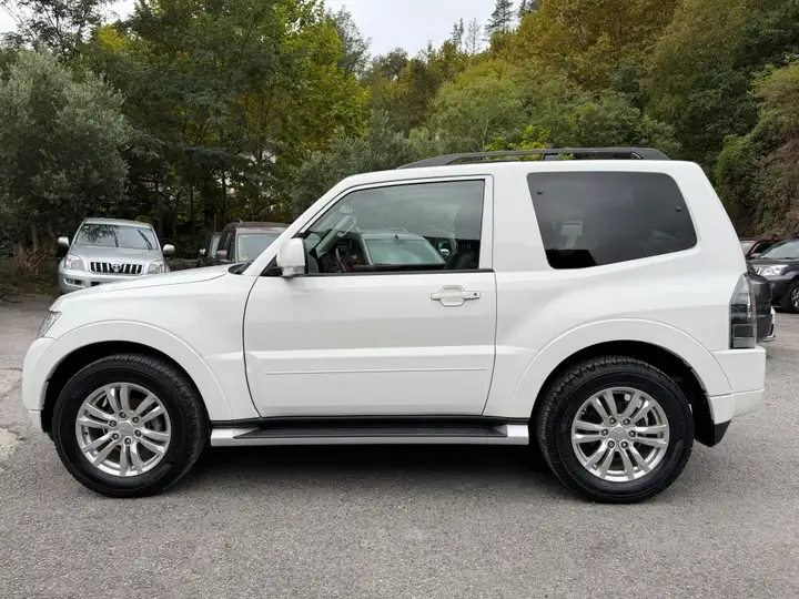 Mitsubishi Montero 3.2 DI-D 5AT Kaiteki 3p 2016, foto 5