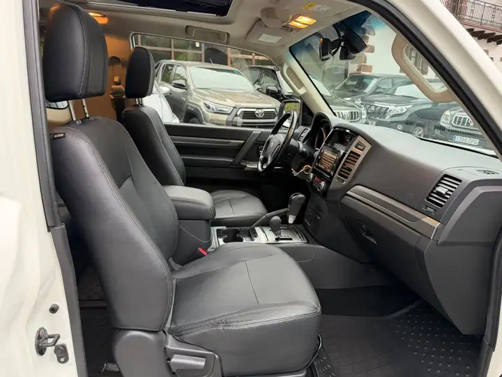 Mitsubishi Montero 3.2 DI-D 5AT Kaiteki 3p 2016, foto 10