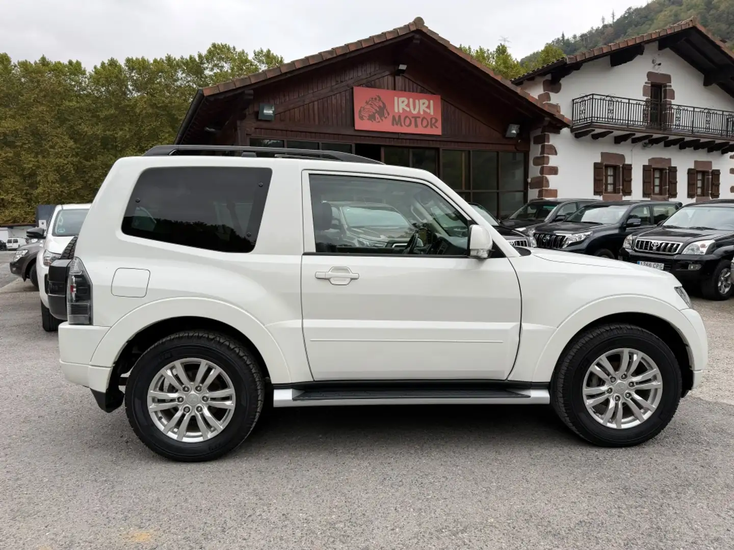 Mitsubishi Montero 3.2DI-D Kaiteki 5AT 190 Blanco - 1