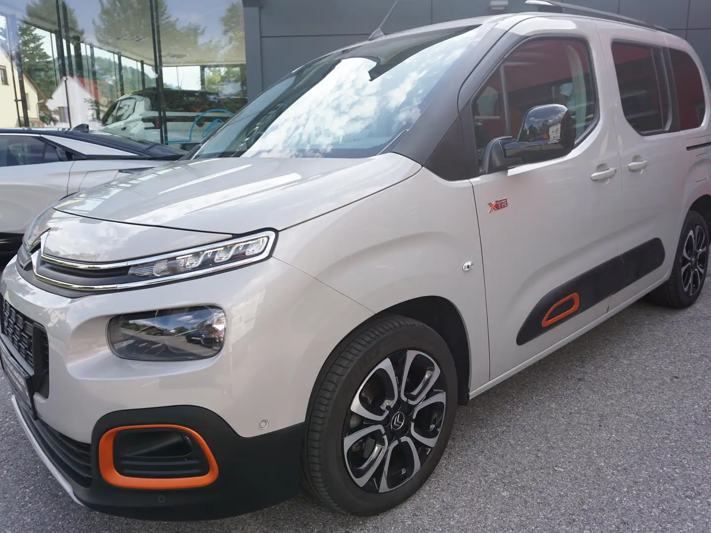 Citroen Berlingo HDi 130 EAT8 Shine XTR M Beige - 1