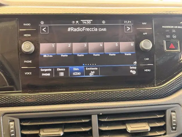 Volkswagen Polo view 24