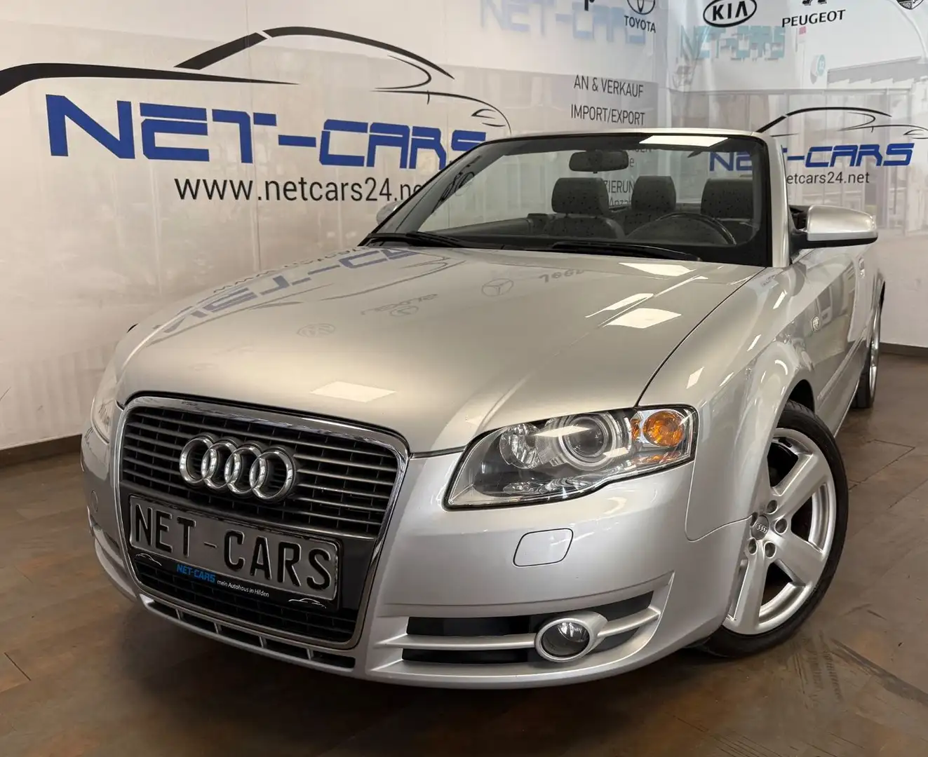 Audi A4 2.0 TDI multitronic Cabriolet LEDER*XENON*PDC Silber - 1
