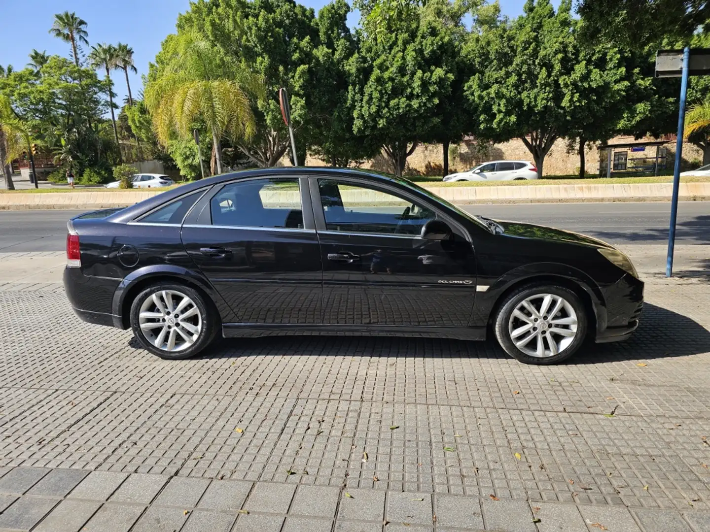 Opel Vectra 1.9CDTI 8v Comfort Zwart - 2