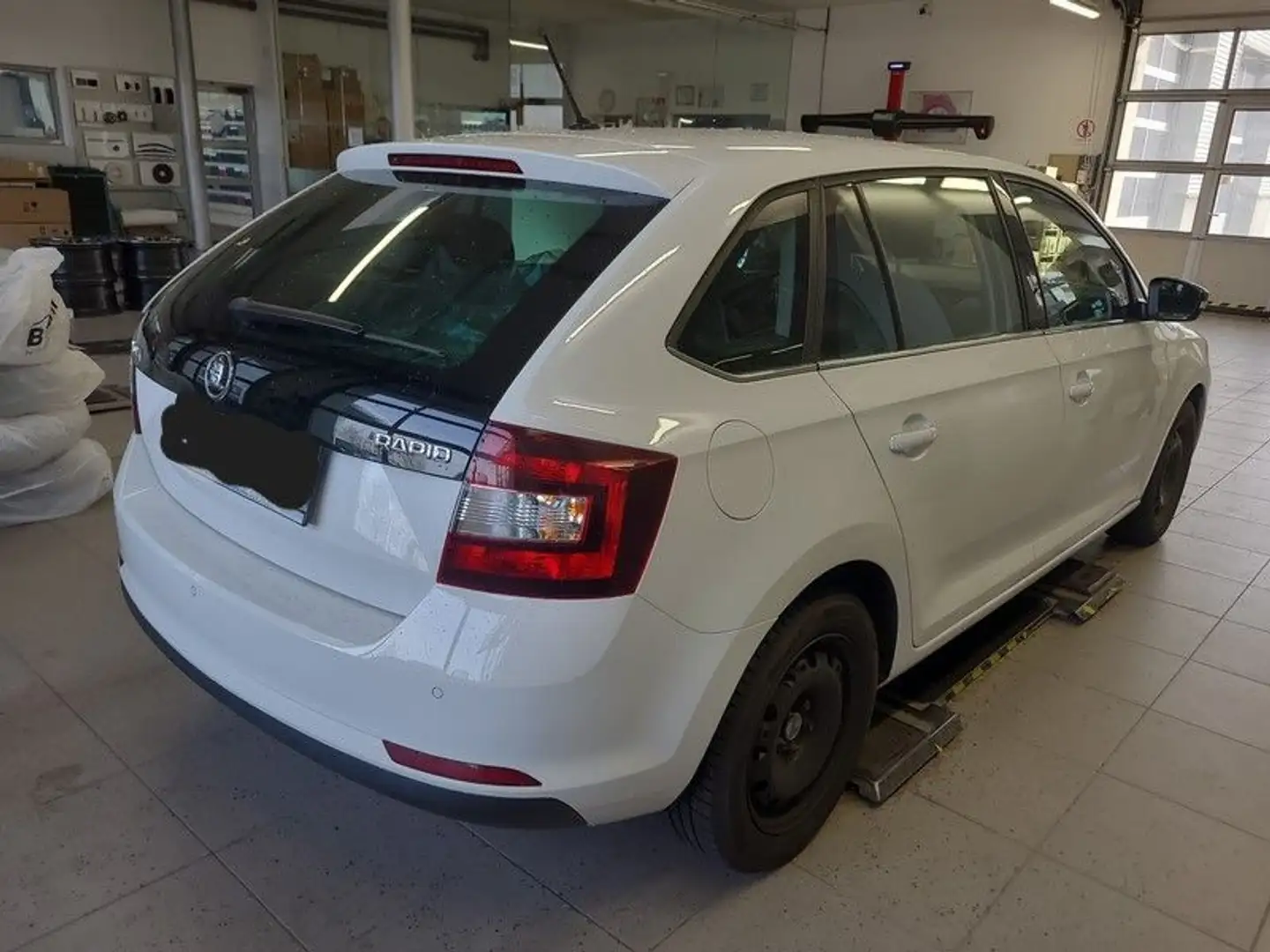 Skoda Rapid/Spaceback Spaceback Style 1.0TSI 81KW KLIMAAUTOM. Blanco - 2