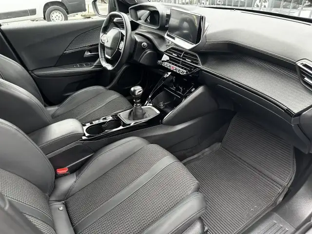 Peugeot 2008 view 2