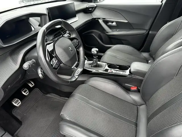 Peugeot 2008 view 8