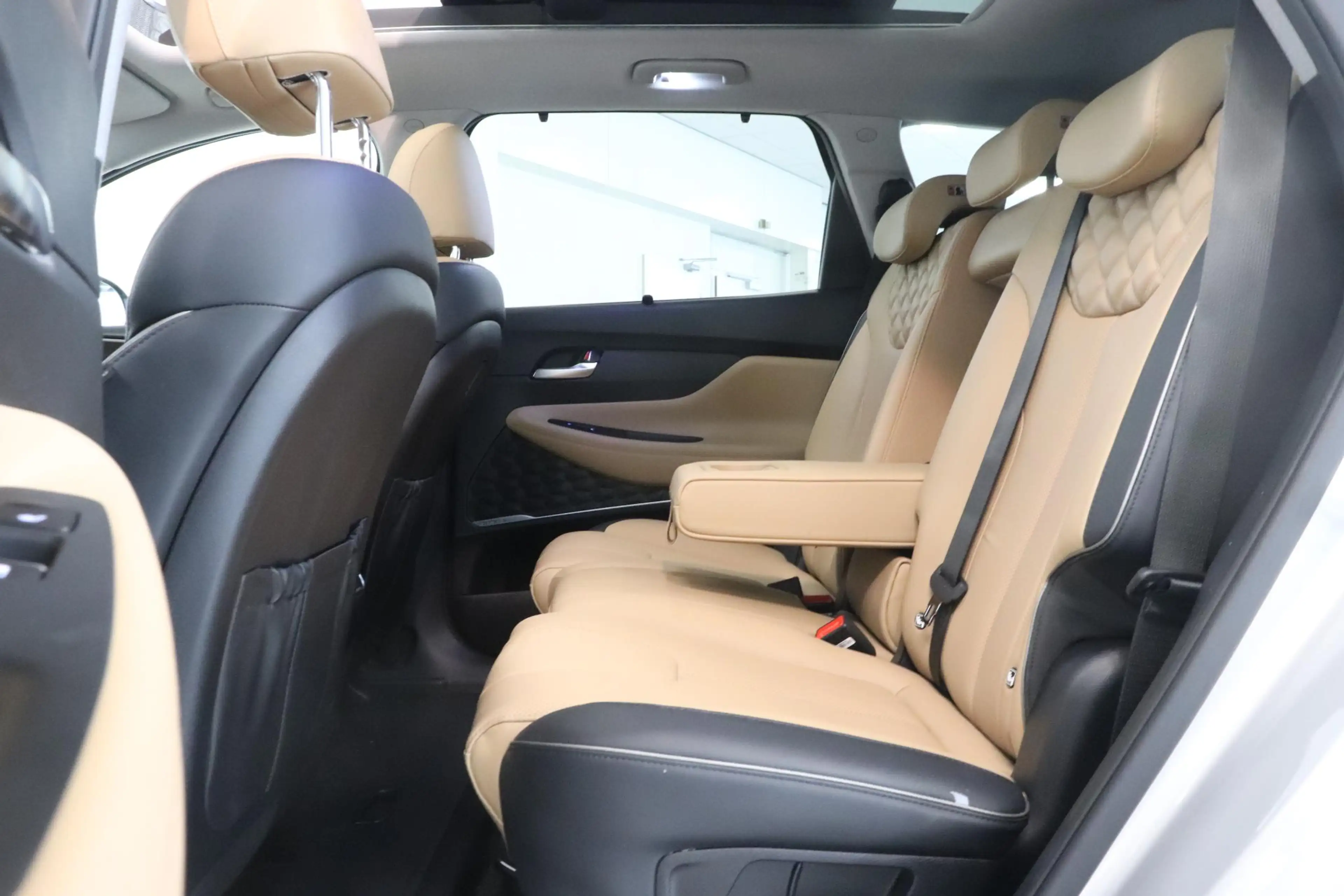 Hyundai SANTA FE 1.6 T-GDI PHEV Comfort Smart 7p. | 360° Camera | S — photo 8