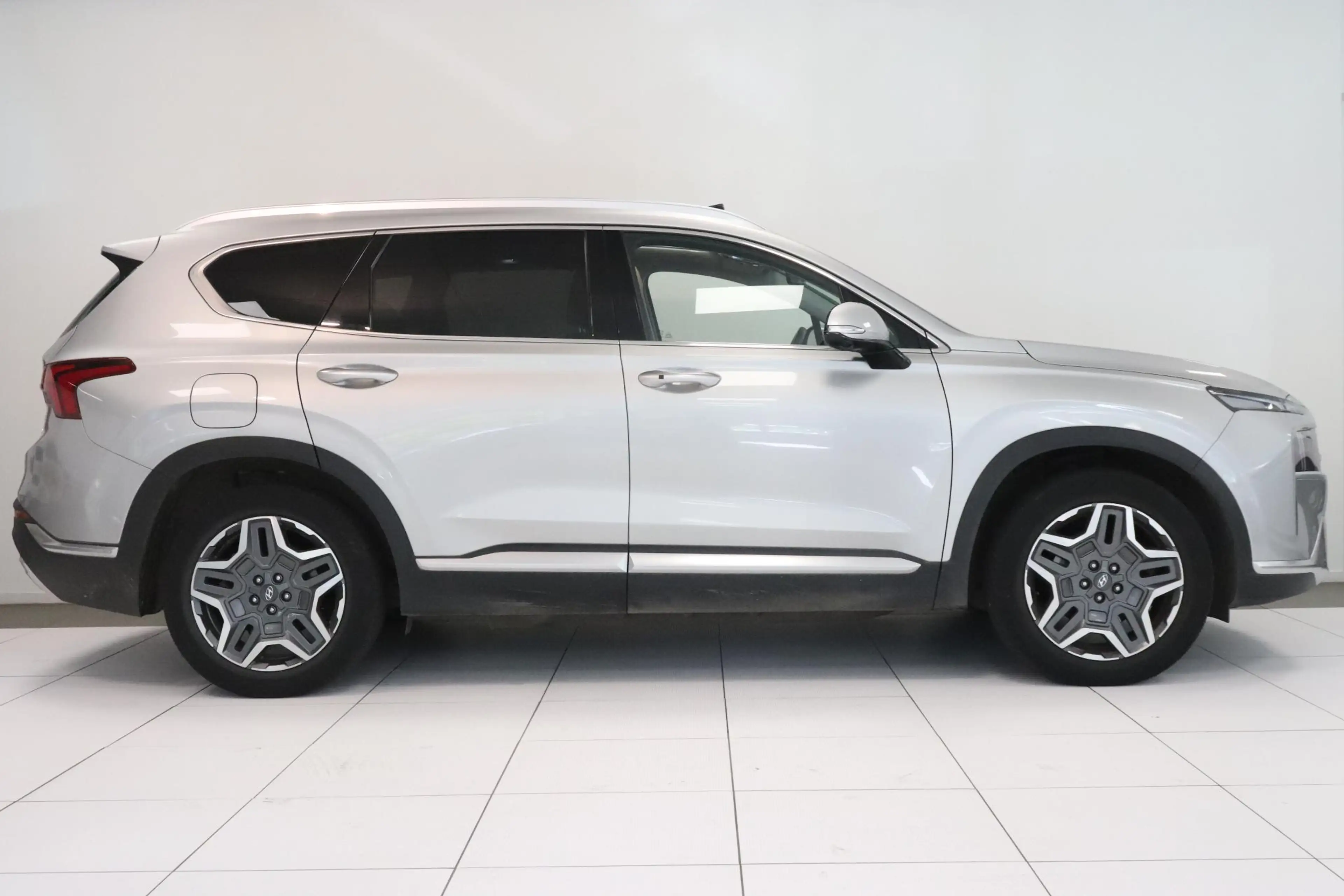 Hyundai SANTA FE 1.6 T-GDI PHEV Comfort Smart 7p. | 360° Camera | S — photo 19