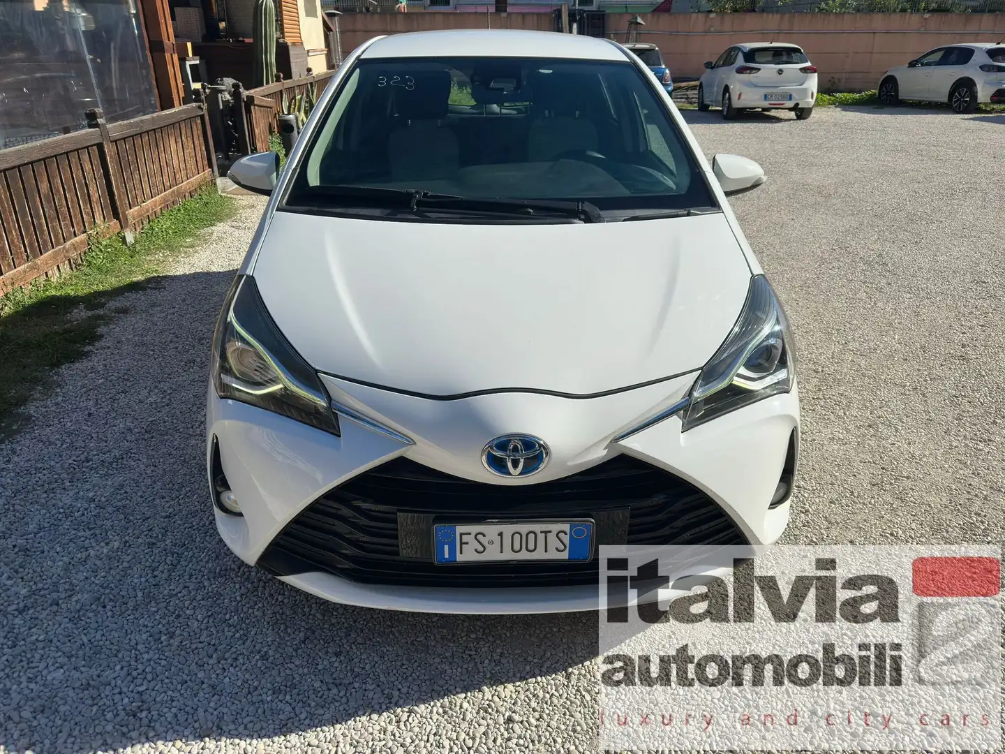 Toyota Yaris Yaris 1.5 130 Hybrid 5 porte Lounge Bianco - 2