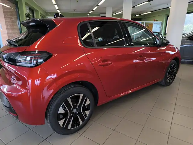 Peugeot 208 view 9