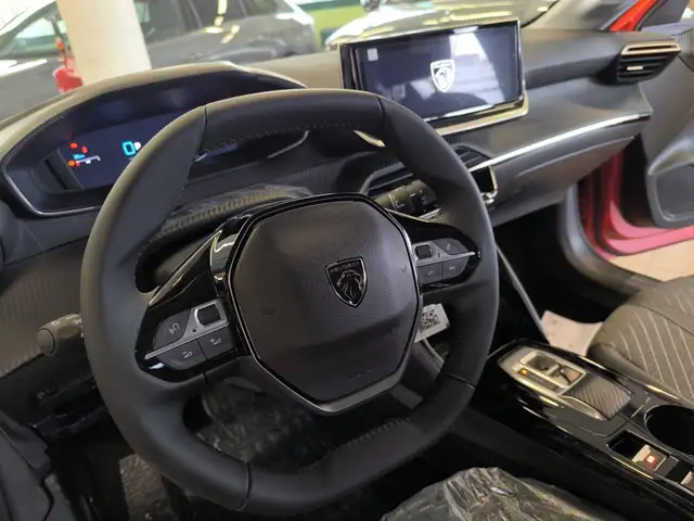 Peugeot 208 view 10