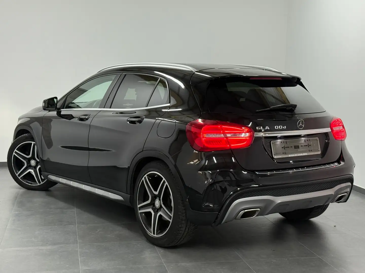 Mercedes-Benz GLA 200 d PACK AMG - Led - Xenon  - Navi - Cuir Noir - 2