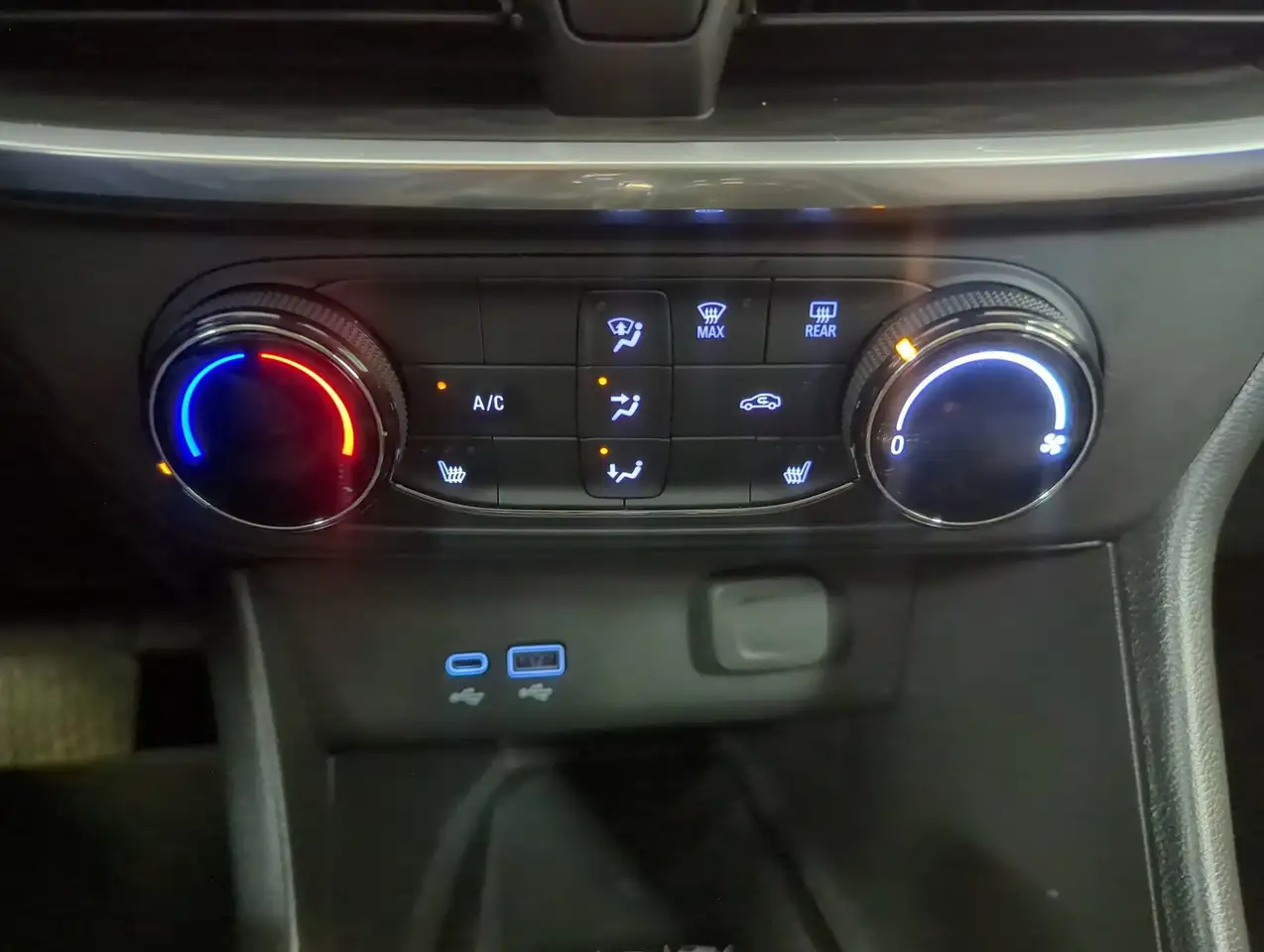 Buick Encore photo Buick Encore