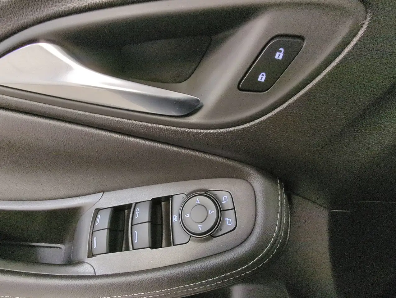 Buick Encore photo Buick Encore