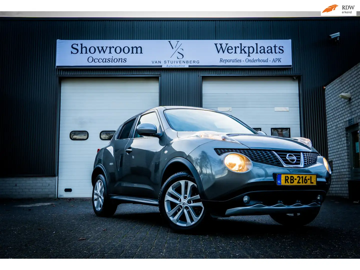 Nissan Juke 1.6 Acenta AUTOMAAT TREKHAAK NAVI BLUETOOTH Grau - 1