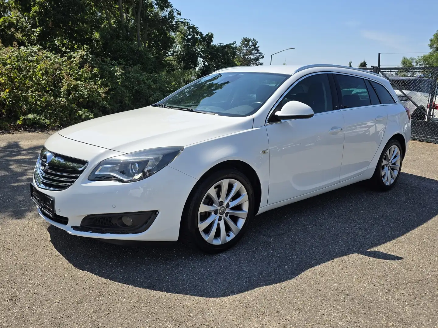 Opel Insignia 2.0 CDTI 120KW Automatik Facelift Sport Navigation Blanc - 1
