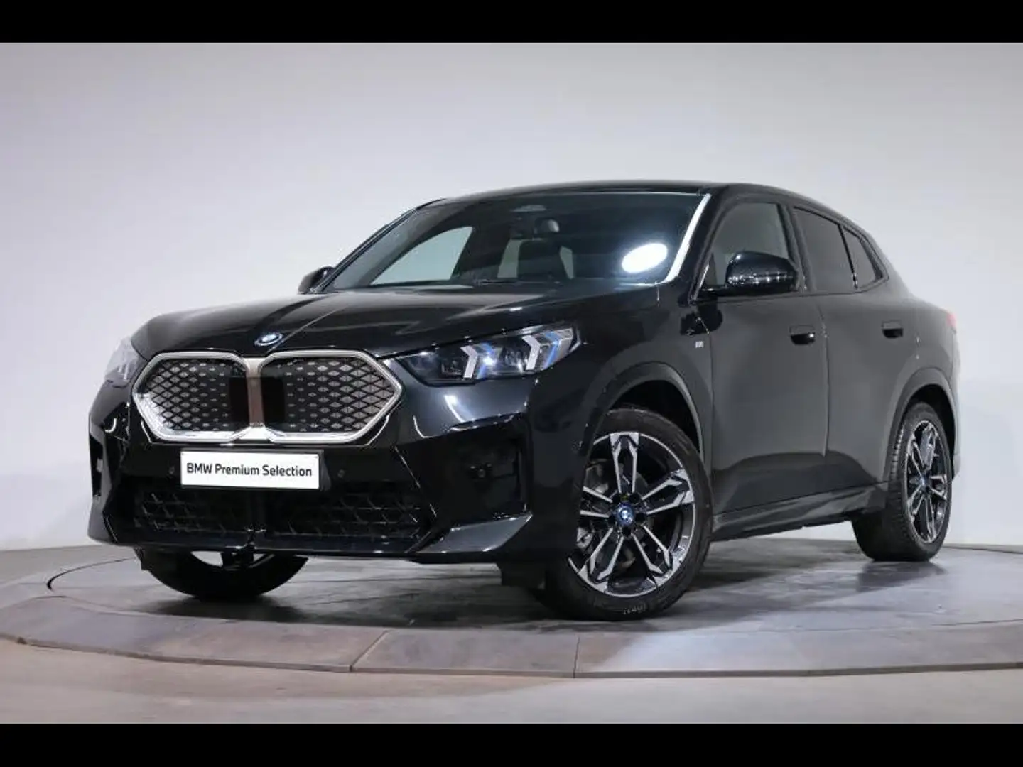 BMW iX2 xDrive30 Kit M Sport Zwart - 1
