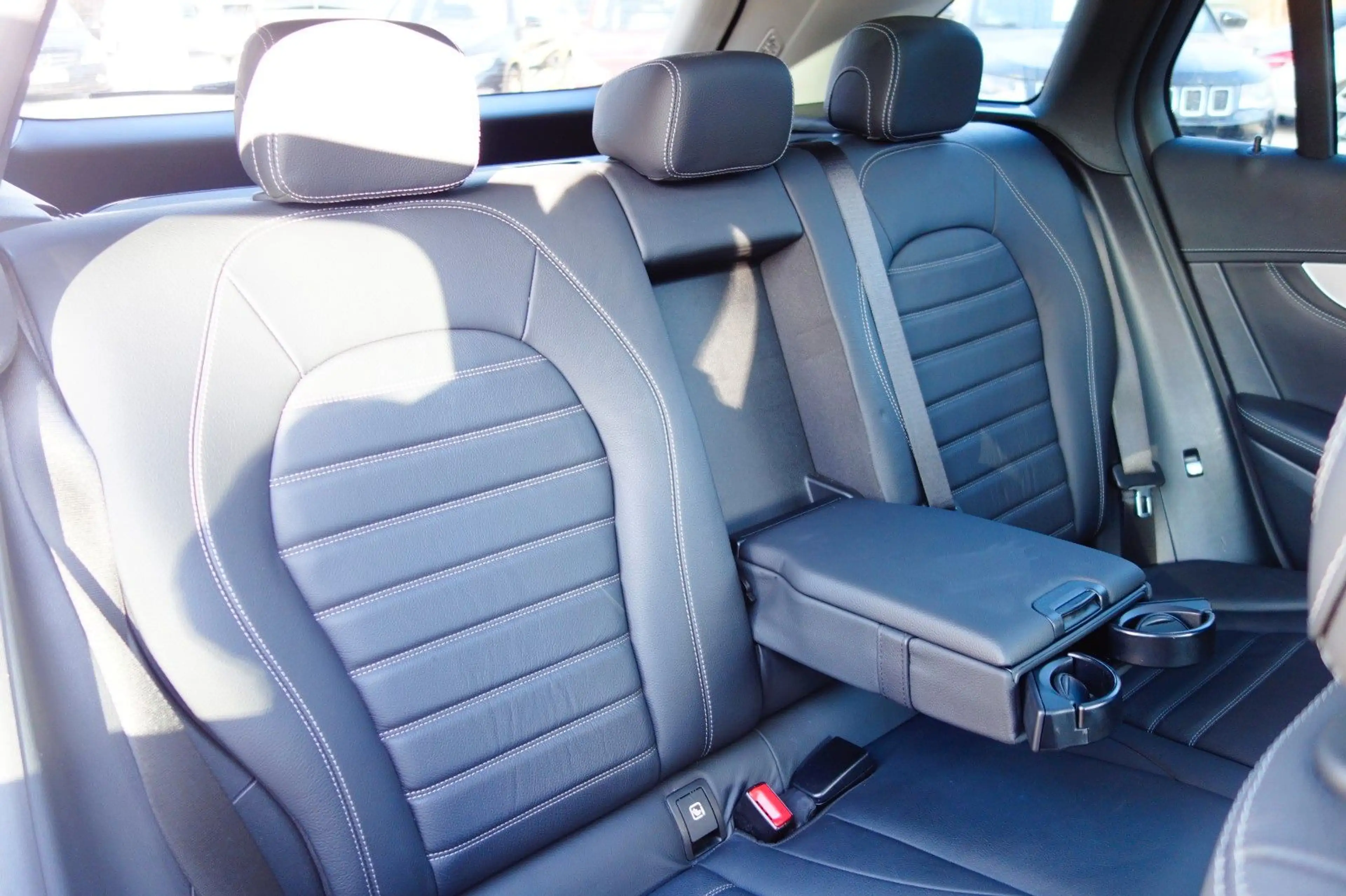 Mercedes-Benz GLC 350 d 4Matic" AMG-Line"Pano,Camera,AHK,Spur — photo 5