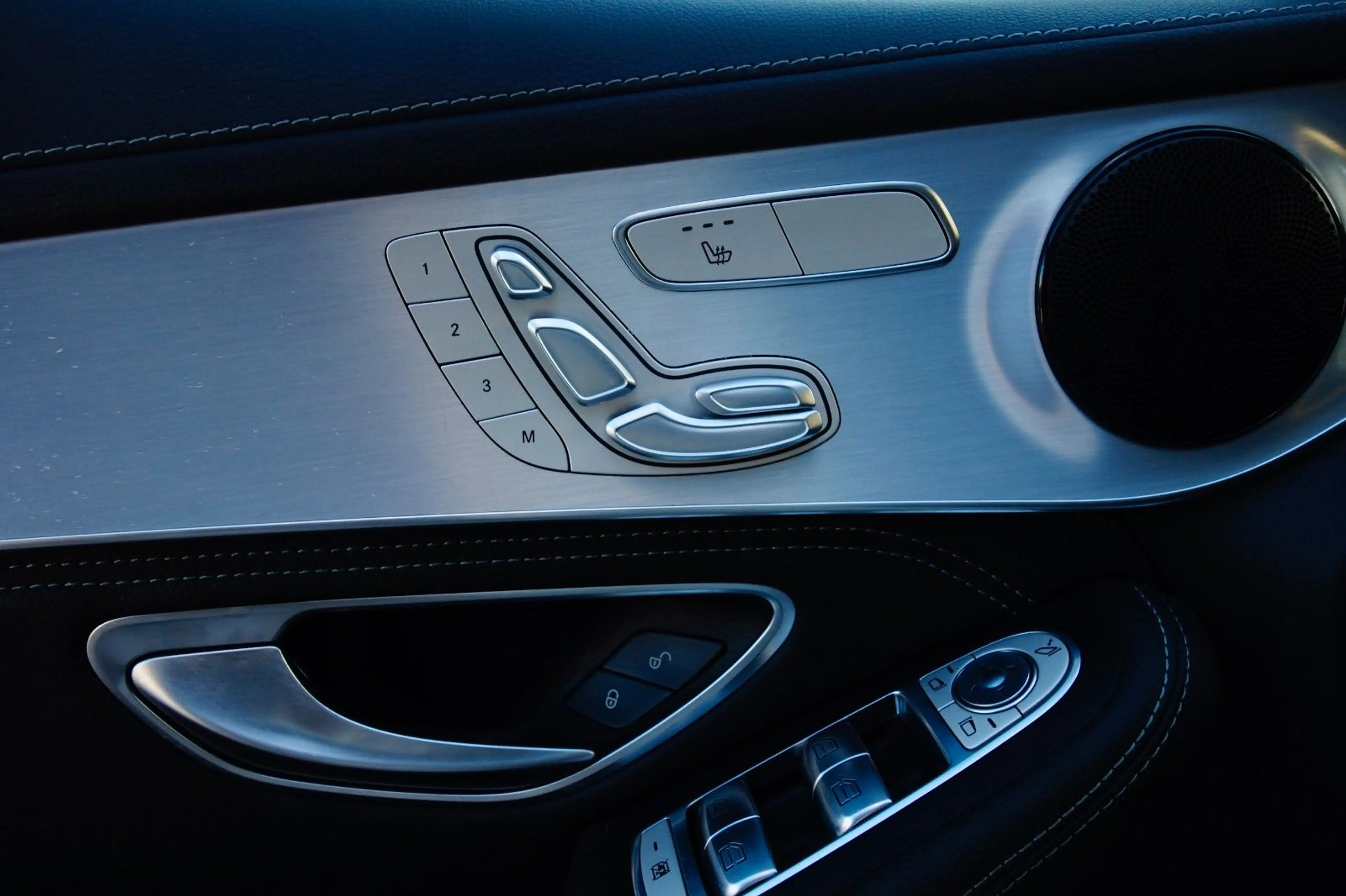 Mercedes-Benz GLC 350 d 4Matic" AMG-Line"Pano,Camera,AHK,Spur — photo 12