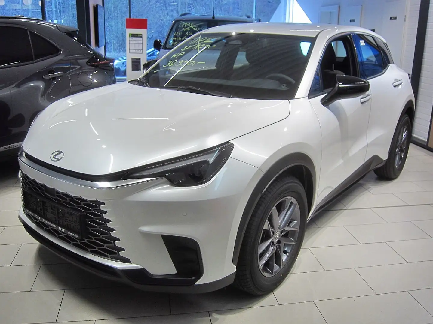 Lexus LBX 1.5 Hybrid KlimaA., andere Farben verfügbar Azul - 1