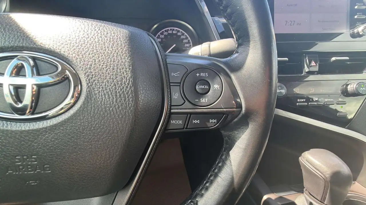 Toyota Camry снимка Toyota Camry