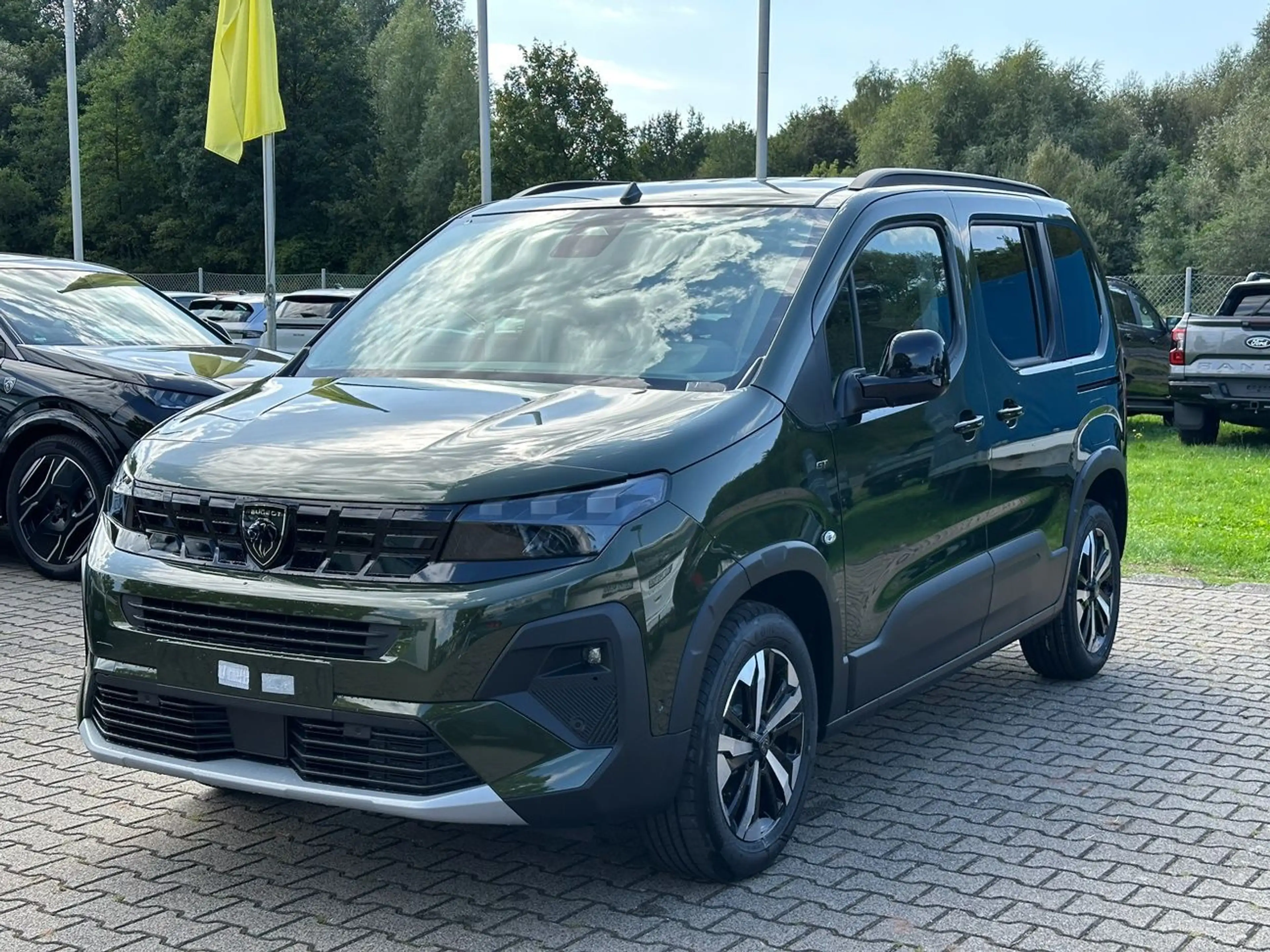 Peugeot Rifter L1 GT Diesel 130 LED*Navi*360°*Autom* — photo 2