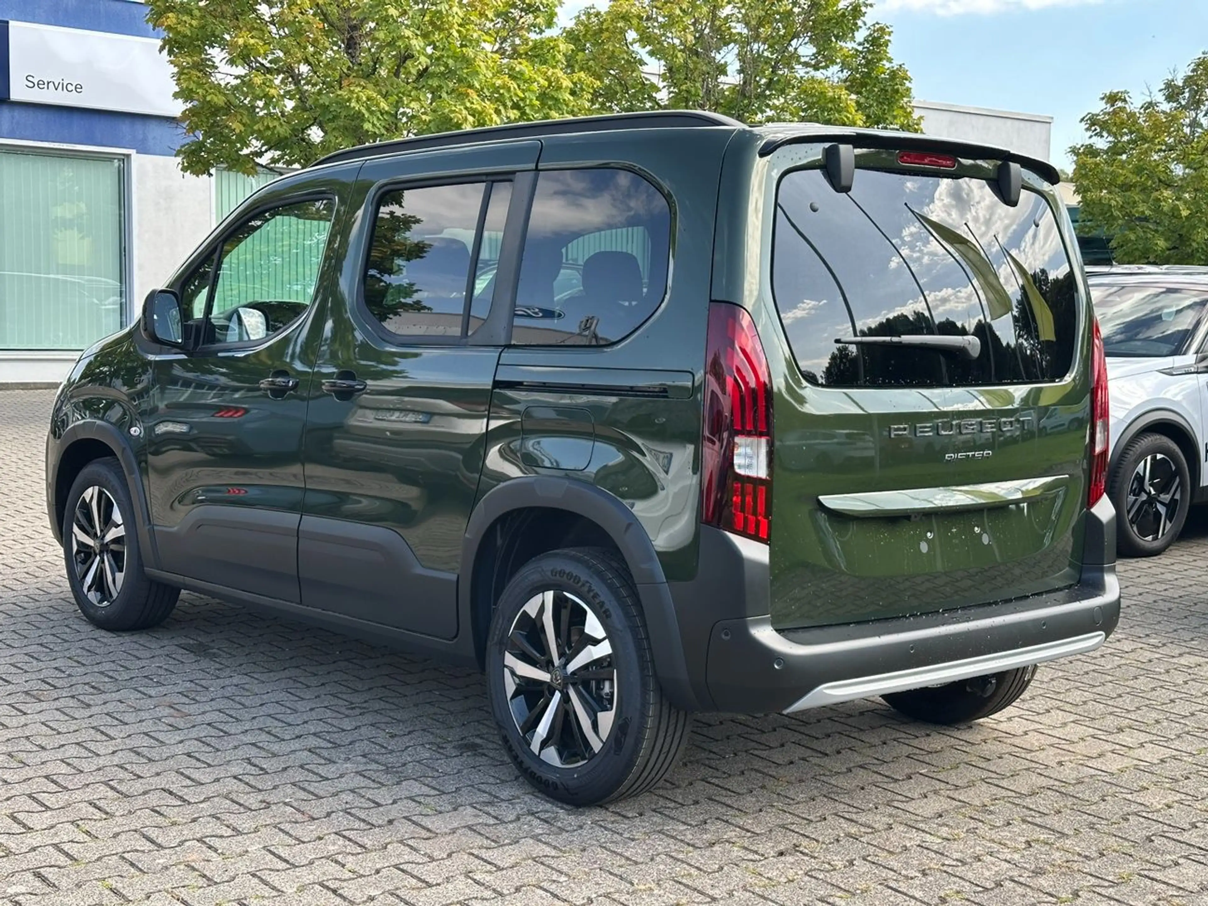 Peugeot Rifter L1 GT Diesel 130 LED*Navi*360°*Autom* — photo 9