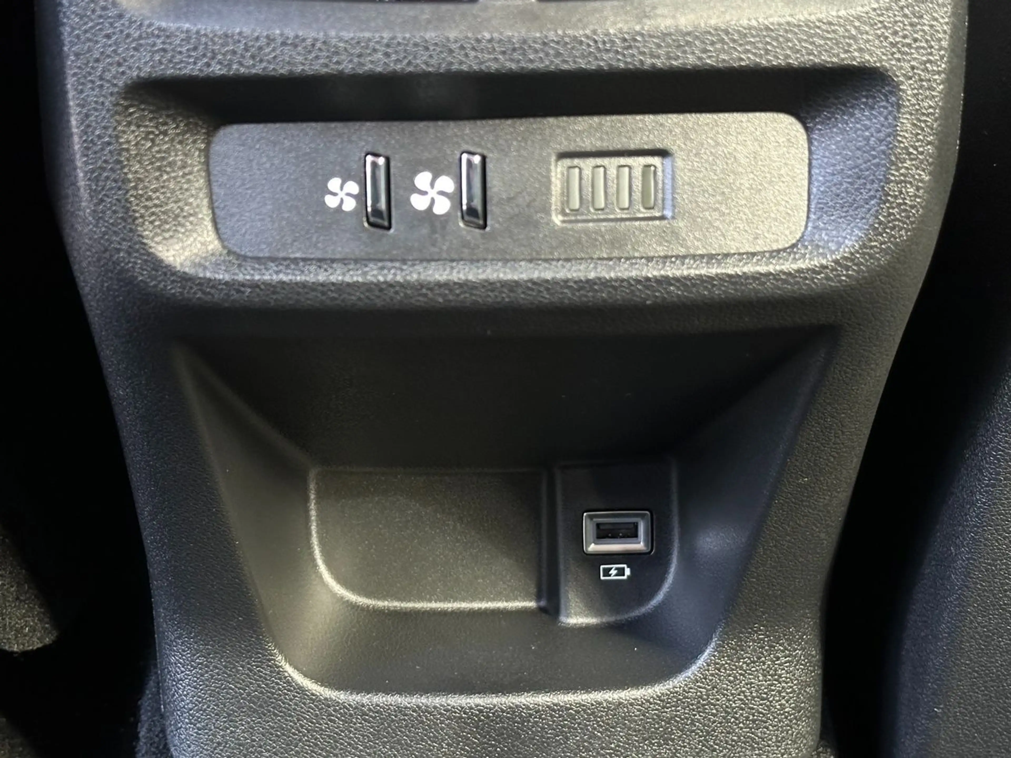 Peugeot Rifter L1 GT Diesel 130 LED*Navi*360°*Autom* — photo 12