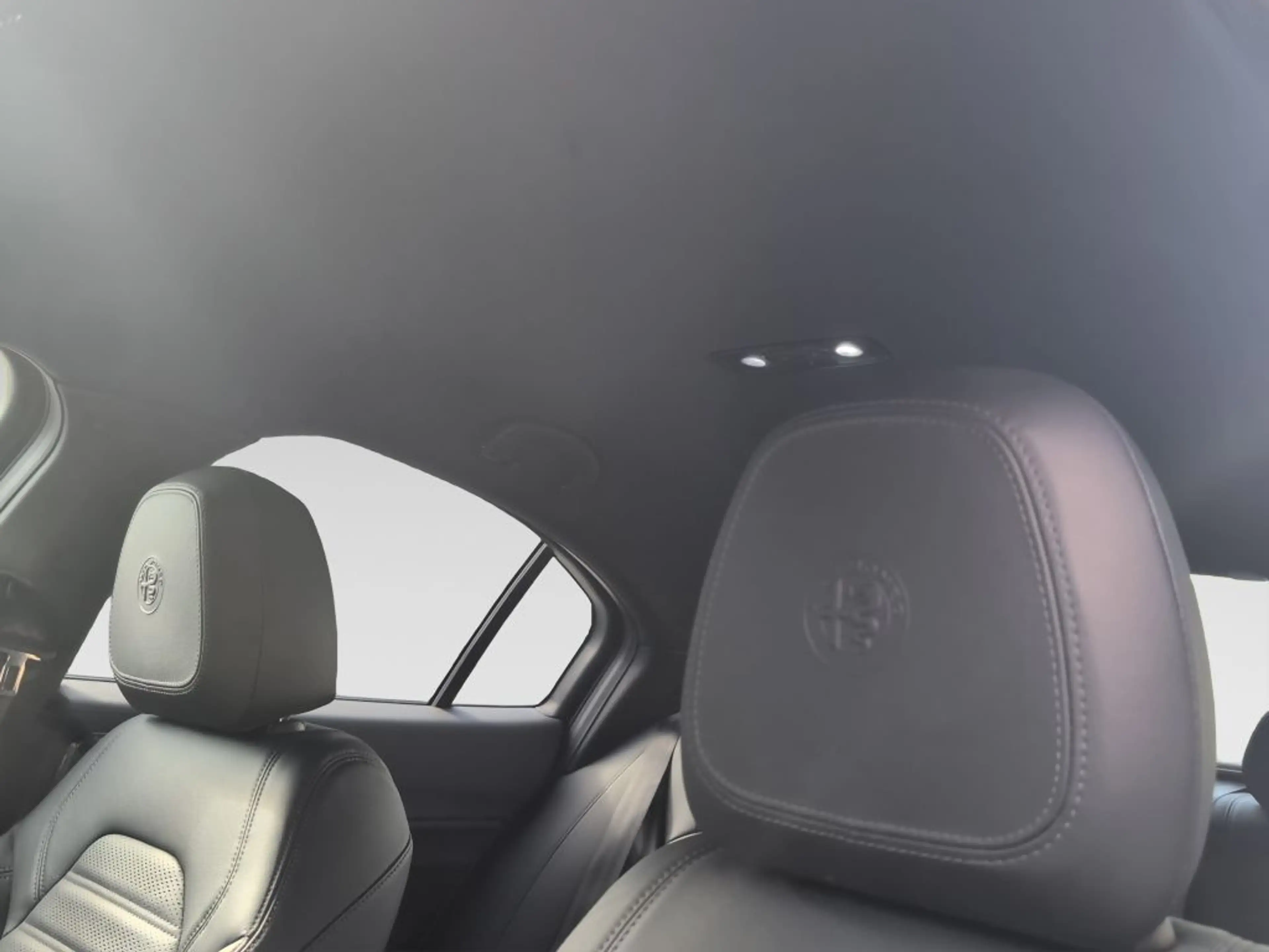 Alfa Romeo Giulia GIULIA QUADRIFOGLIO 1. HAND DE-FZG. ASSISTENZP. — photo 13