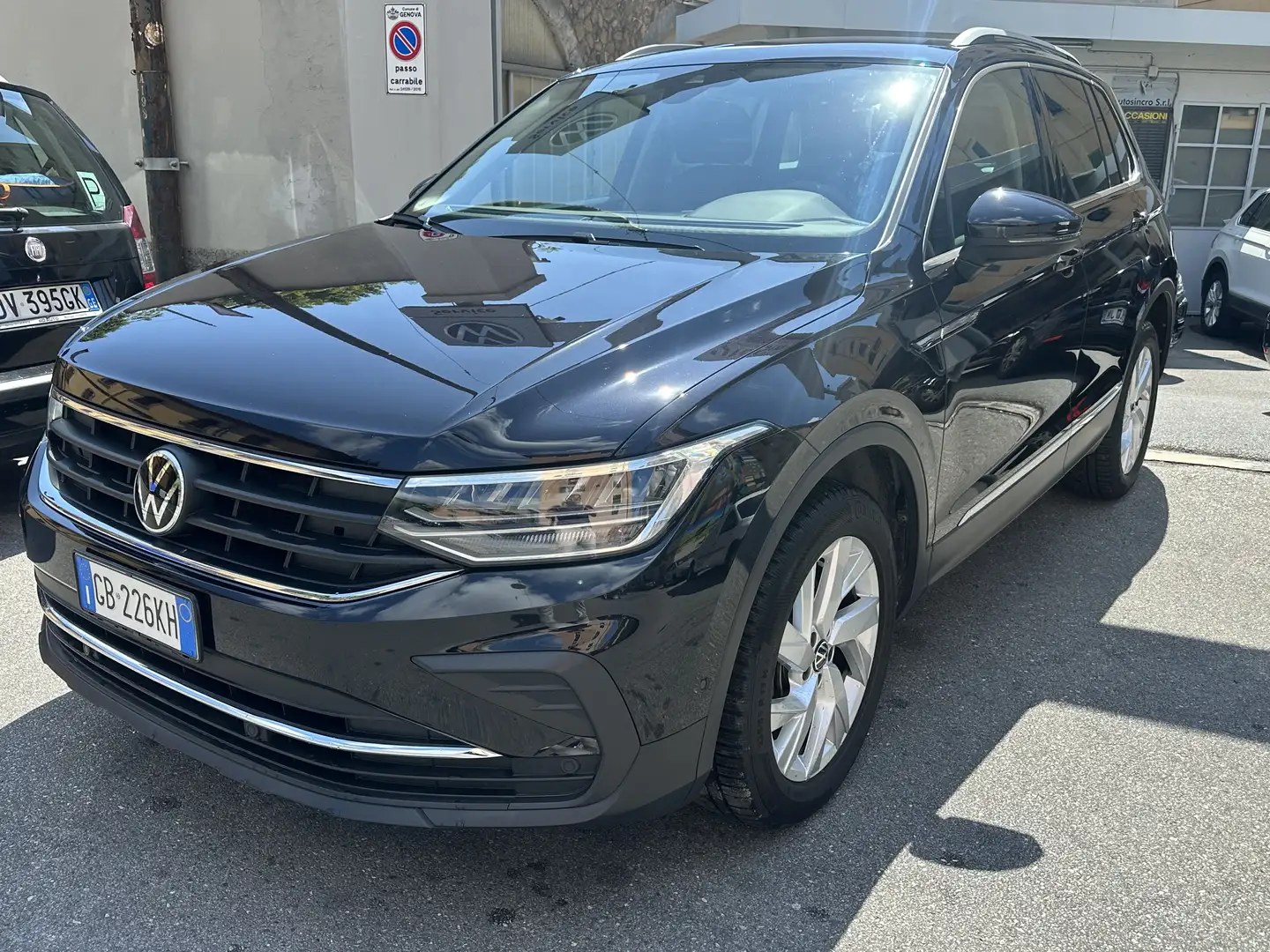 Volkswagen Tiguan 2.0 tdi Life 4motion 150cv dsg Nero - 1