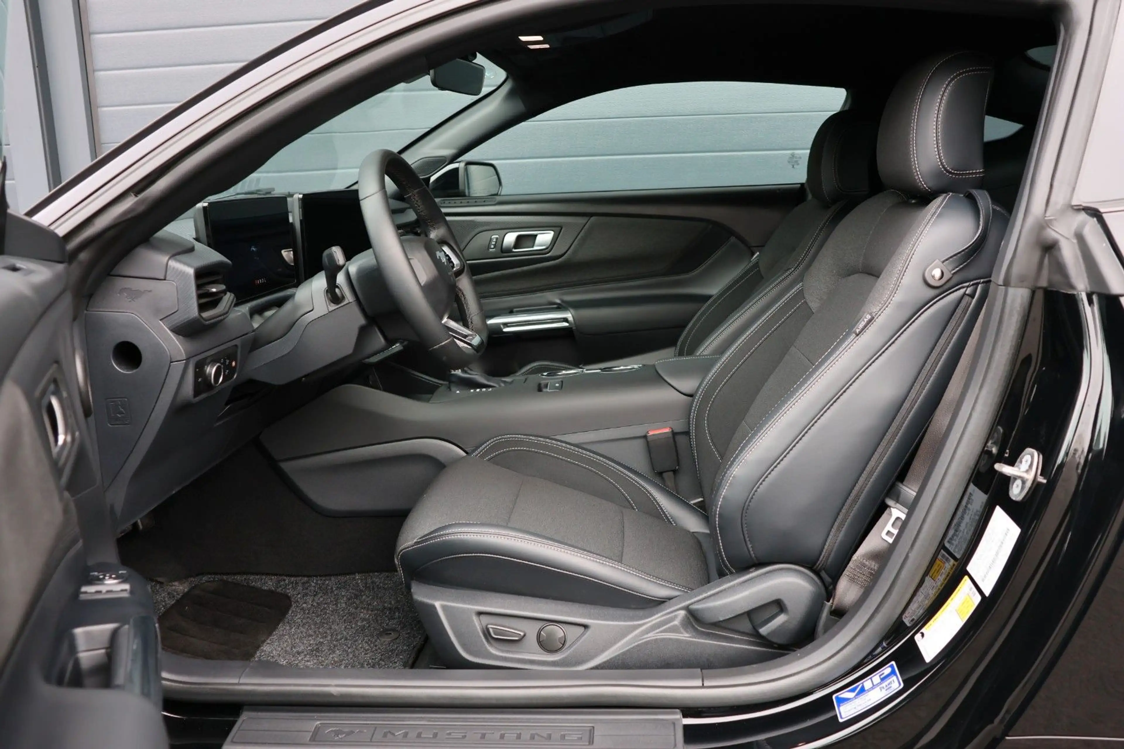Ford Mustang 2.3/SHZ/CarPlay/KAMERA/TOTW/SPUR/R20 — photo 13