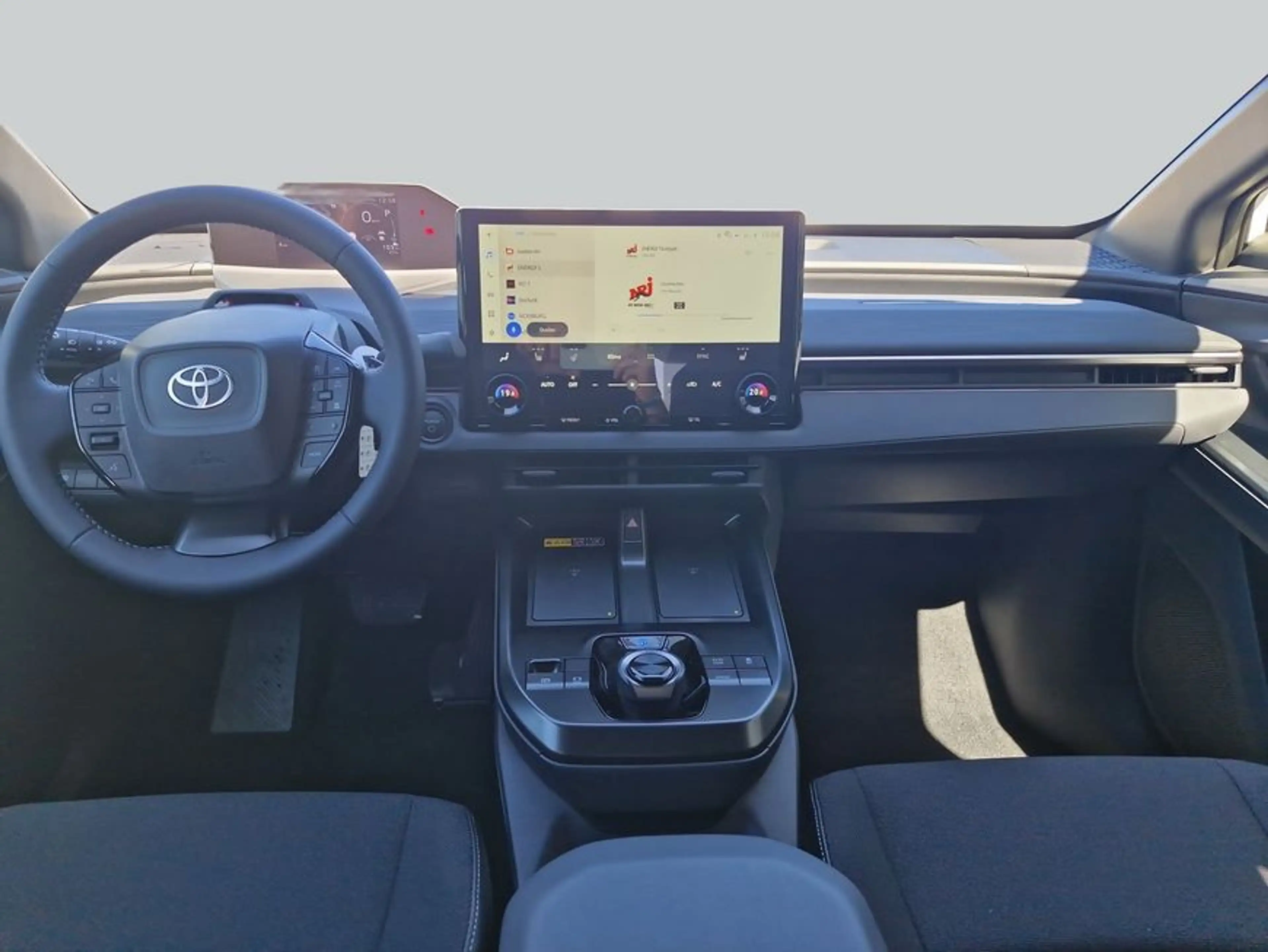 Toyota C-HR+ + 77kWh Teamplayer *Sitzheizung*Einparksensore — photo 14