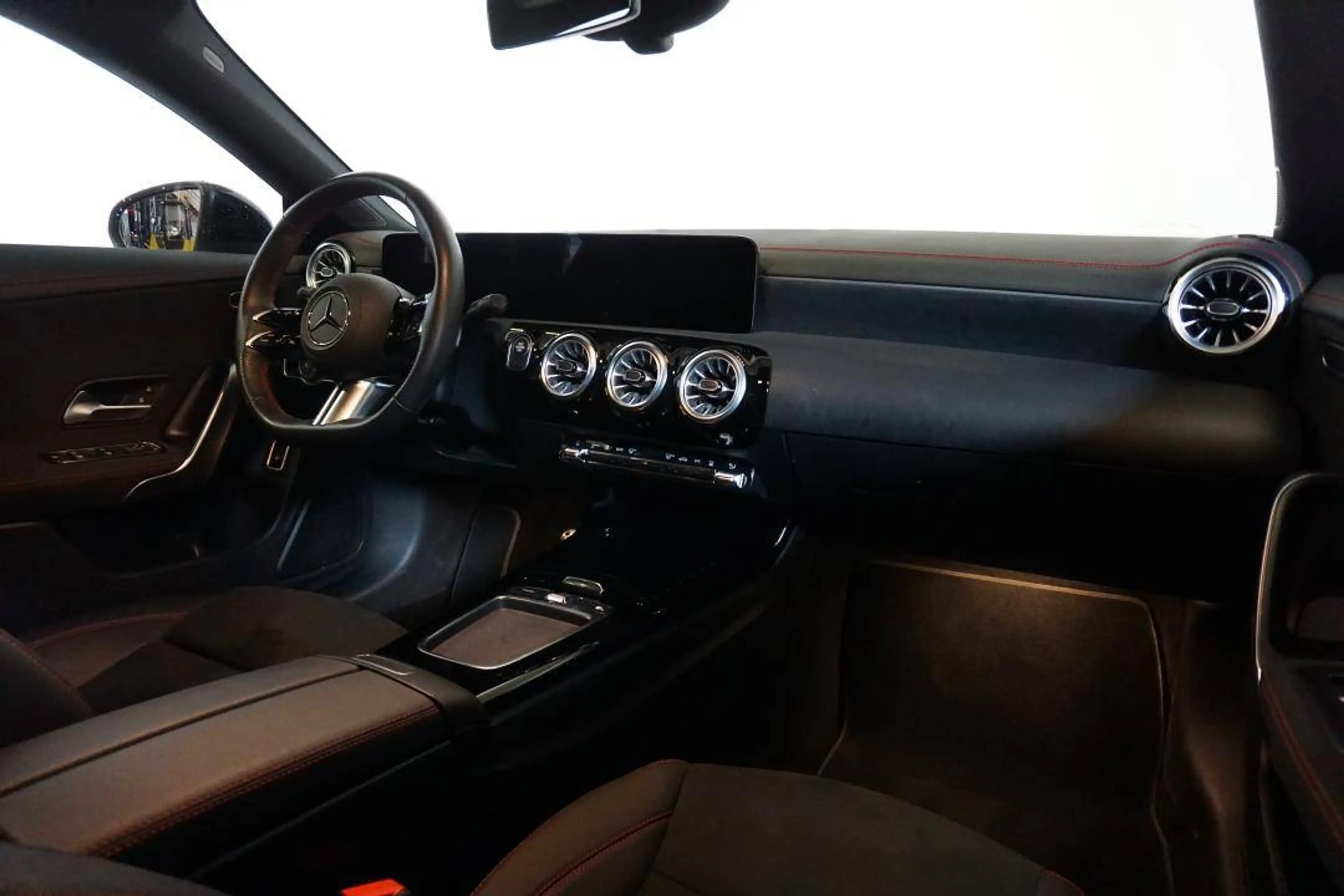 Mercedes-Benz CLA 250 AMG - NIGHT PAKKET — photo 3