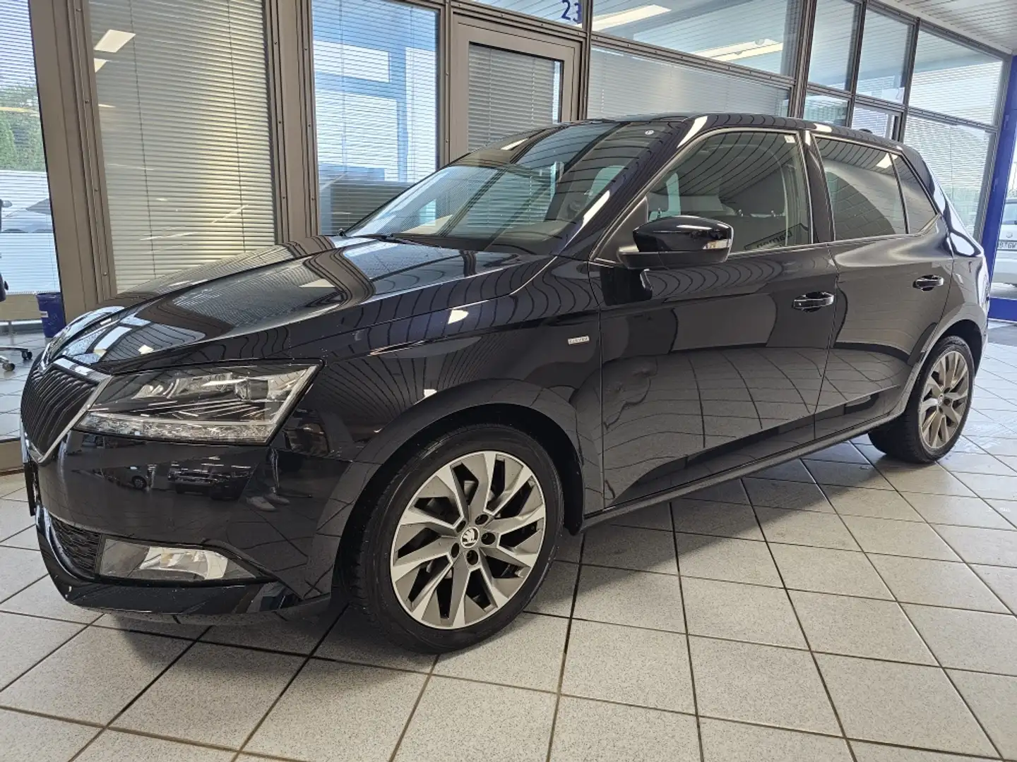 Skoda Fabia Style App-Connect,Sitzh.,PDC,Panodach,LED Schwarz - 2