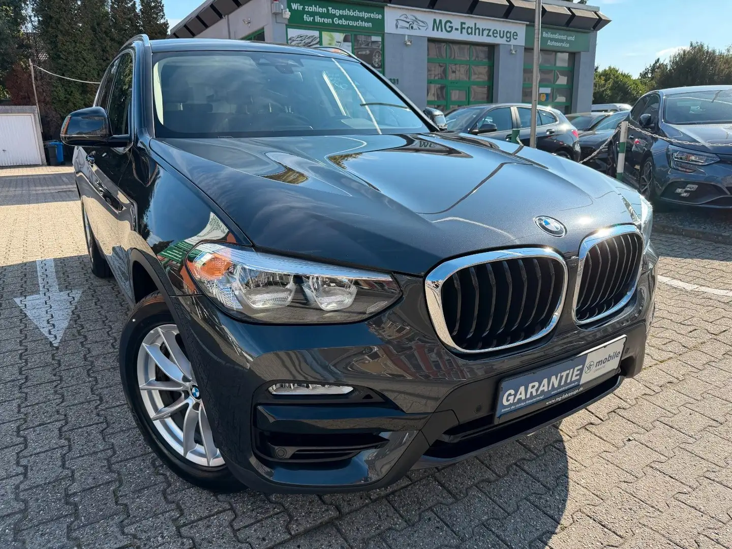 BMW X3 Baureihe X3 xDrive 20 d AHK NAVI LED G01 Grau - 1