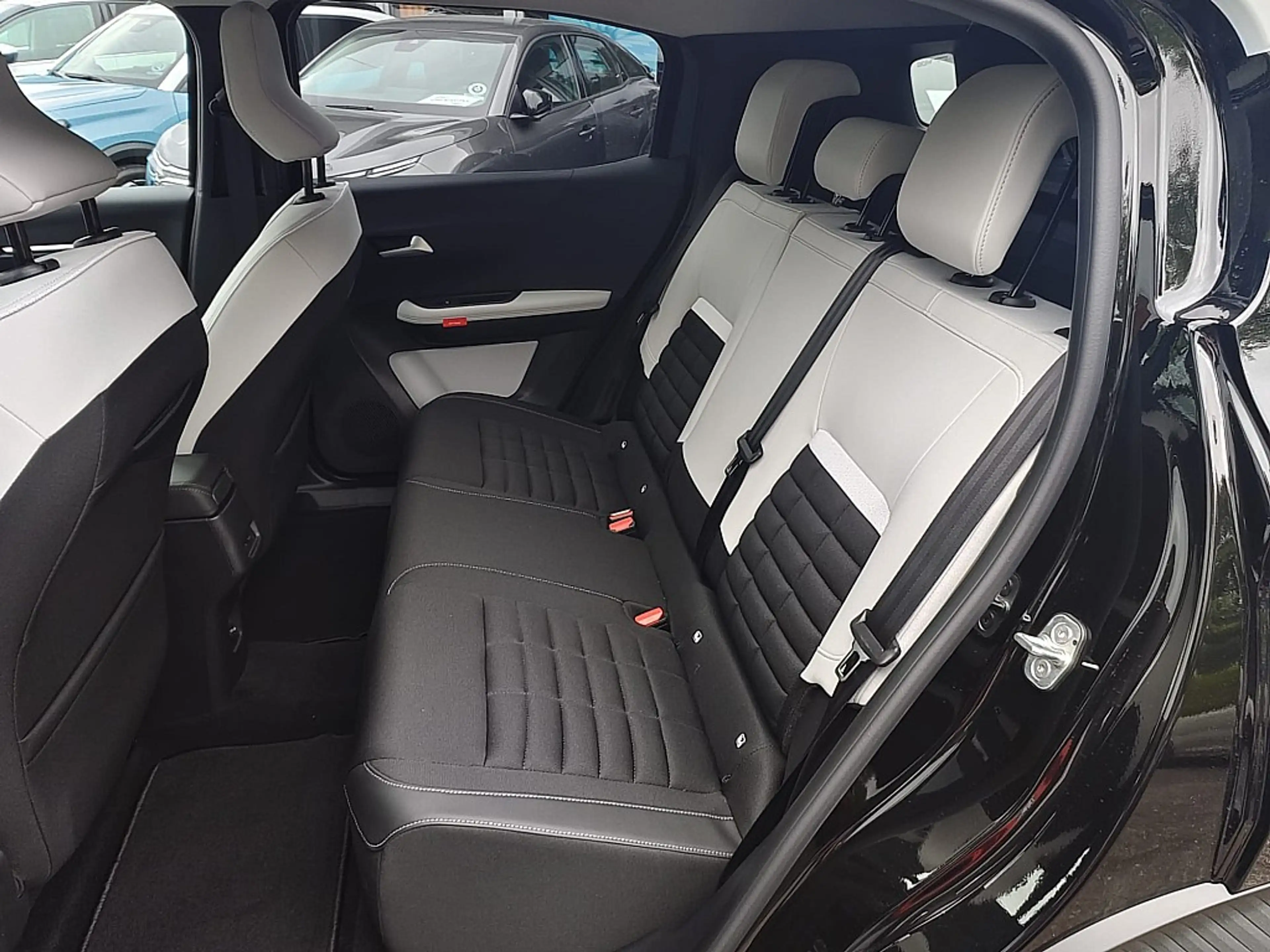 Citroen C3 Aircross e-C3 Aircross ELEKTRO 113 54kWh Extended Range ... — photo 10