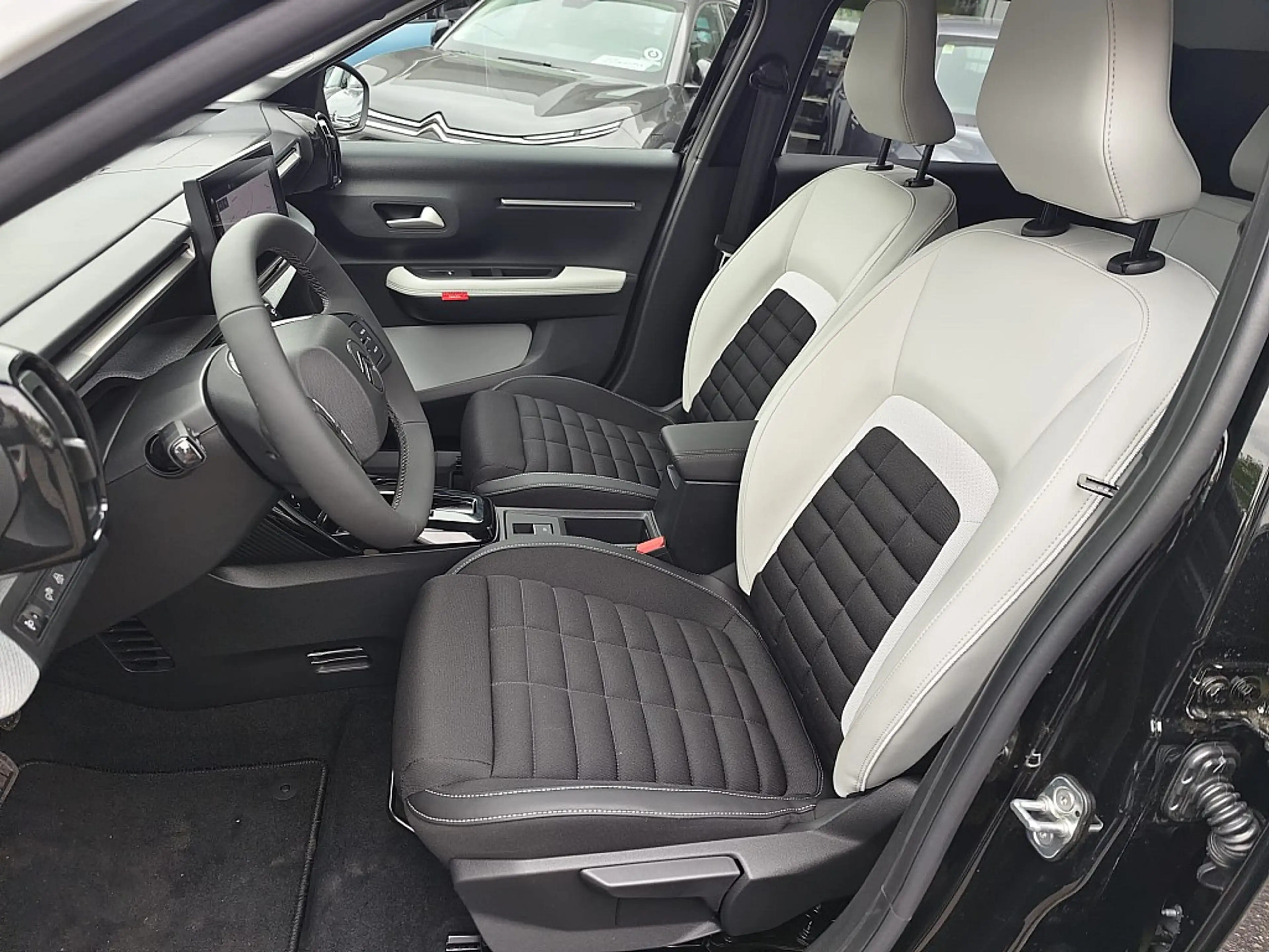 Citroen C3 Aircross e-C3 Aircross ELEKTRO 113 54kWh Extended Range ... — photo 3